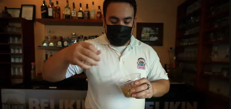 Elvi's Kitchen staff branding · video still by More Davidsbeenhere