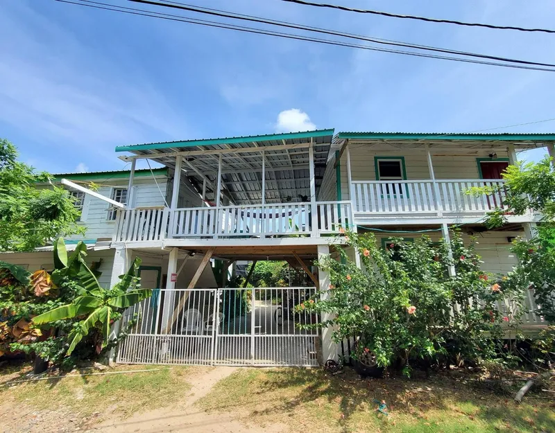 PR-DH102 – Garden Lodge, Placencia Village