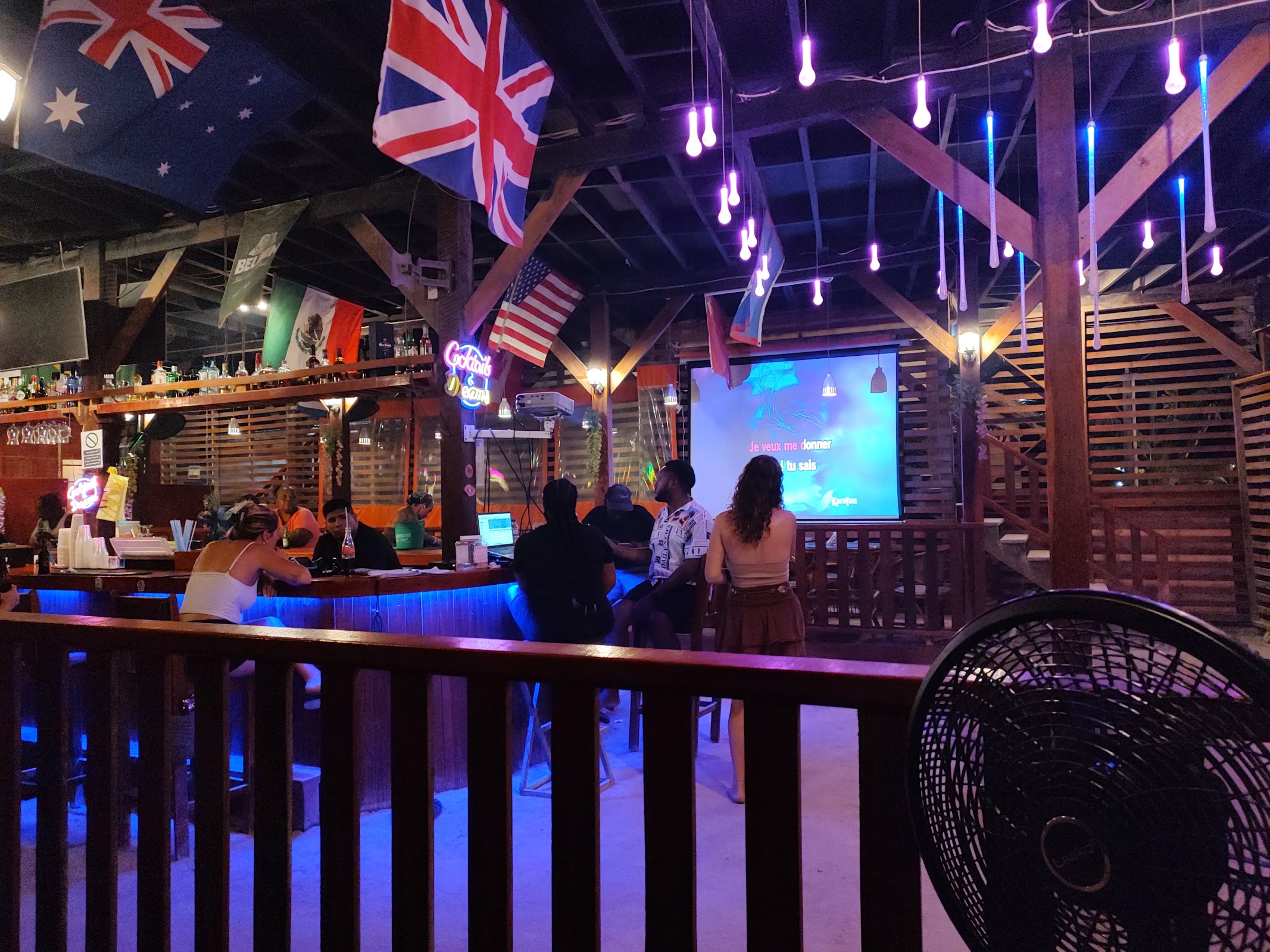 Enjoy Lounge & Restaurant photo 3