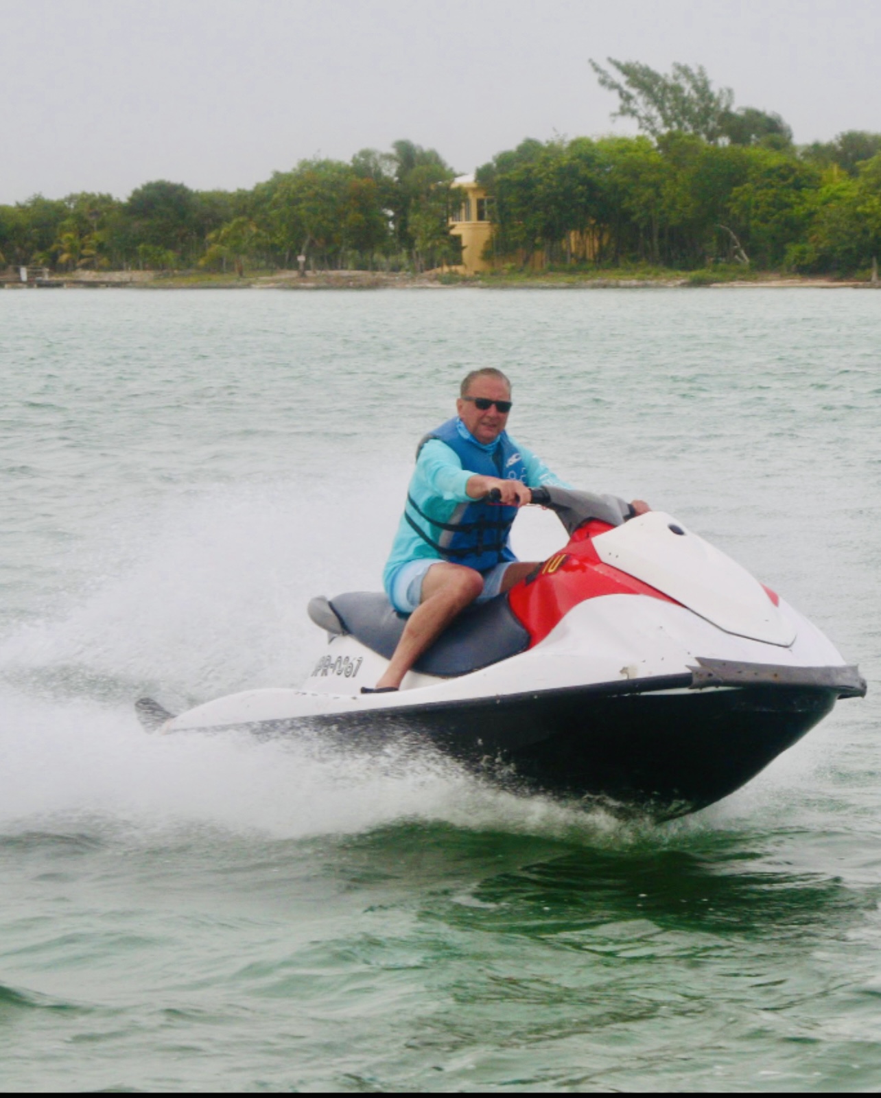 Castaway Caye photo 4