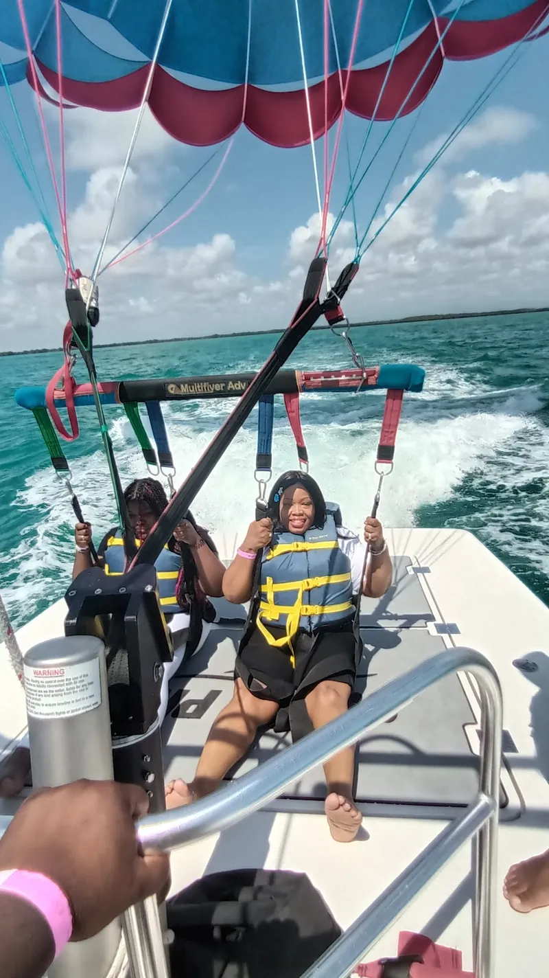 Castaway Caye photo 3