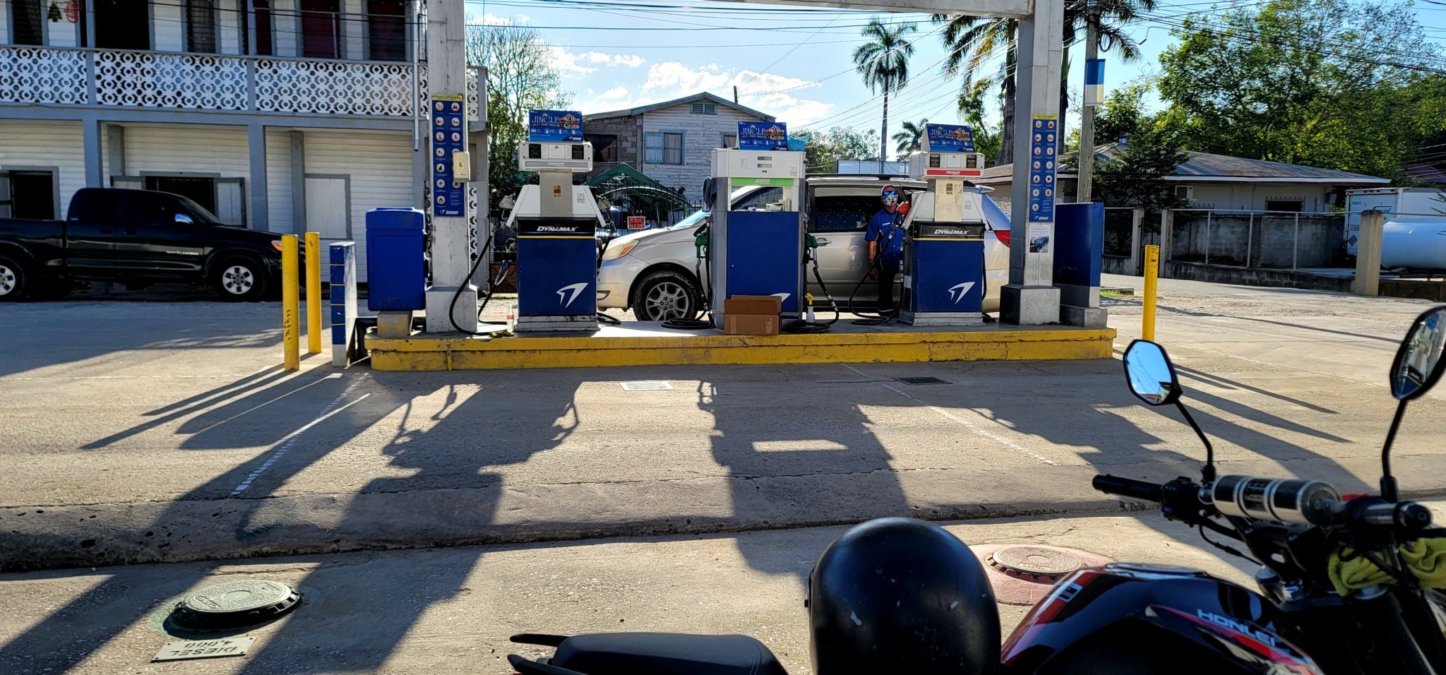 Uno Gas Station photo 2