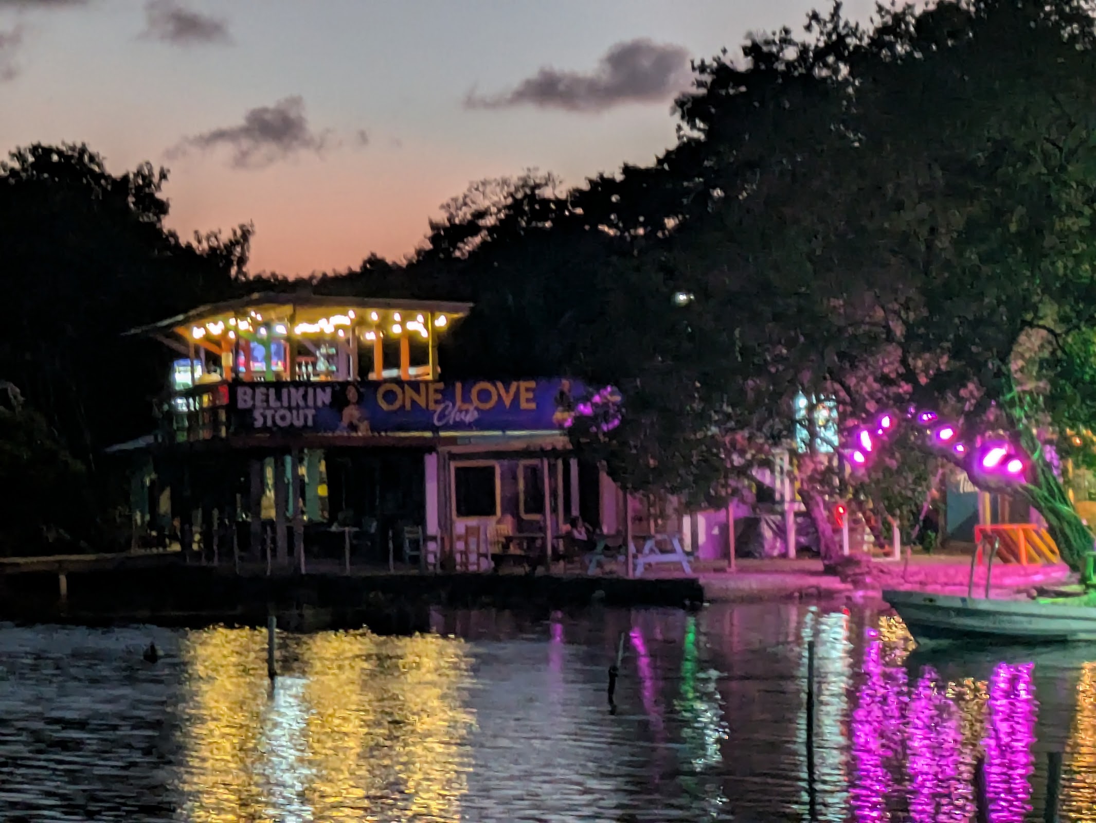 Tide‘s Bar & Grill photo 4