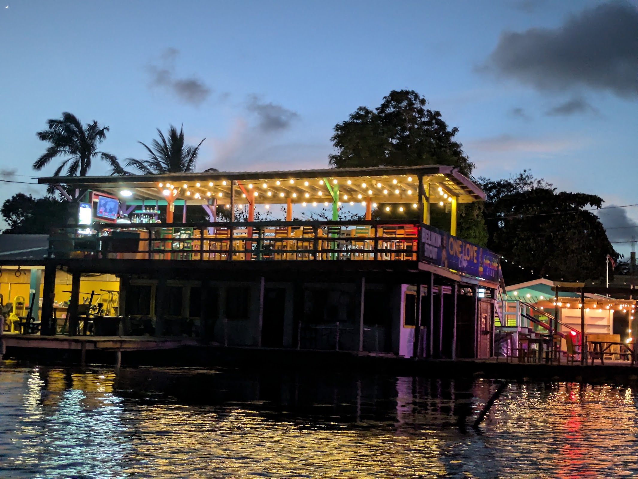 Tide‘s Bar & Grill photo 2