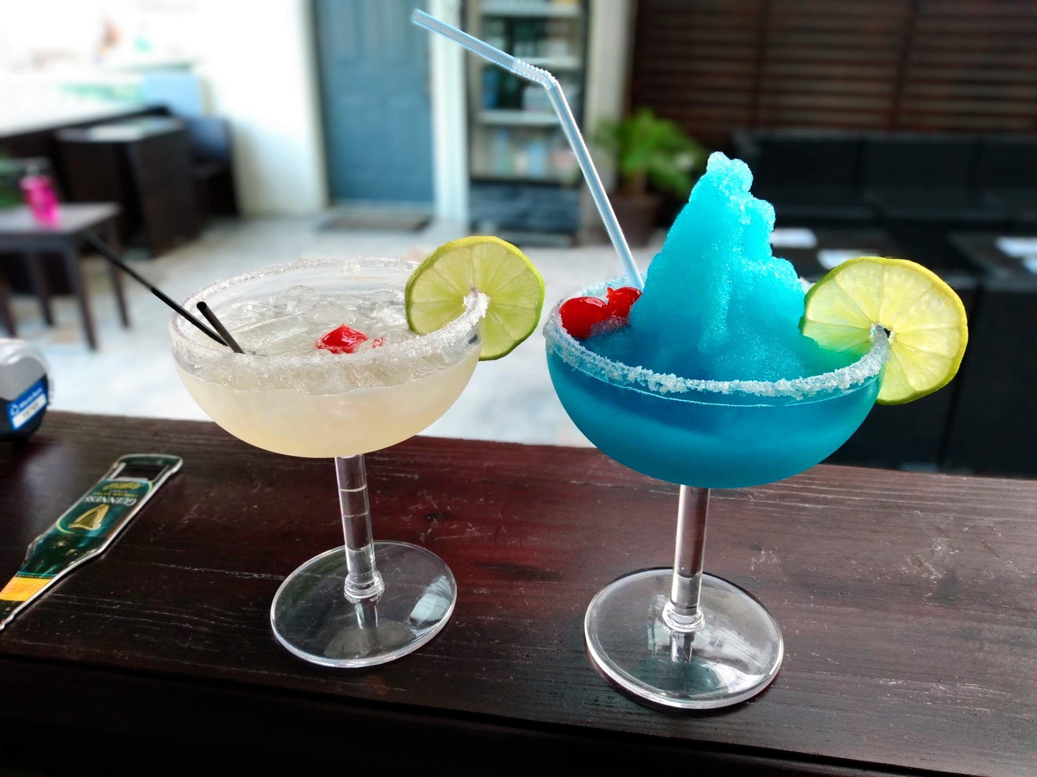 The Tootsie Footsie Bar At Barefoot Caye Caulker Hotel photo 2