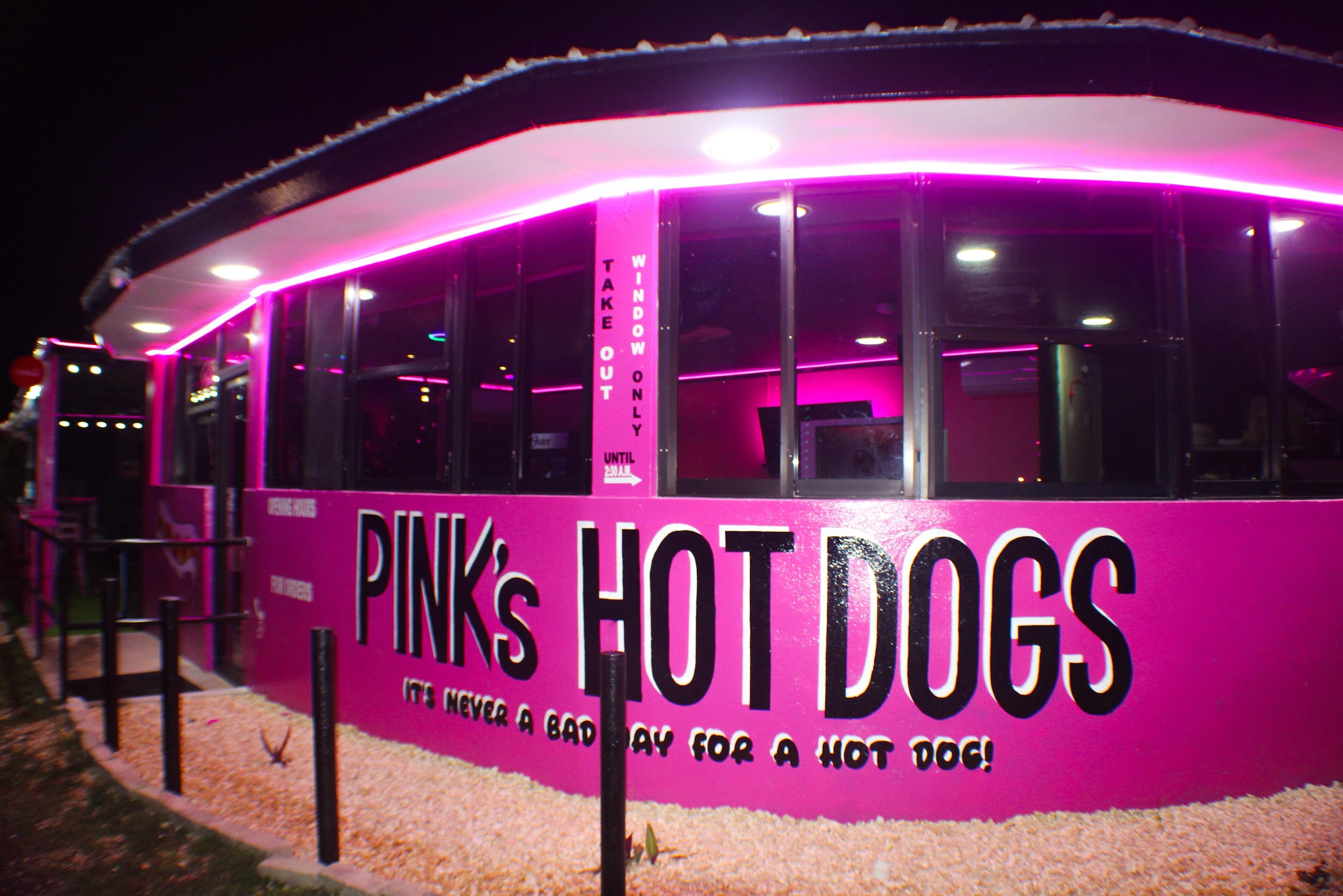 Maximum Pink Cafe photo 3