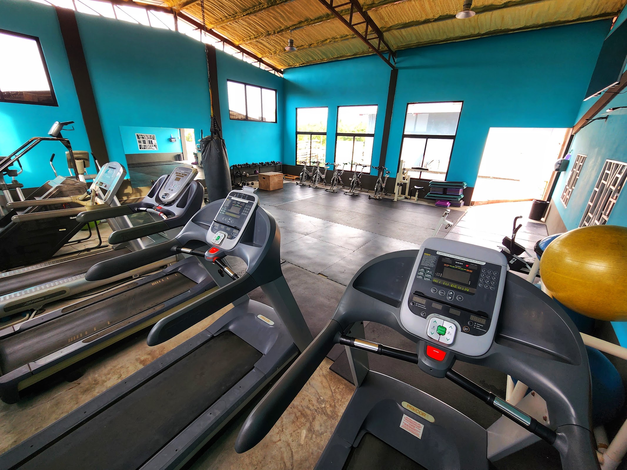 Muscle Hut Fitness Club photo 3