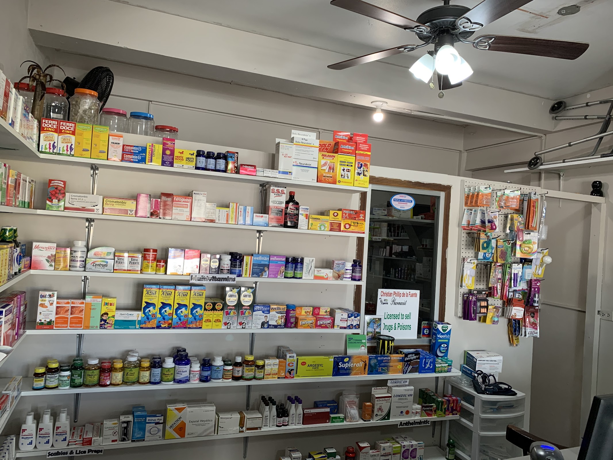 De La Fuente’s Pharmacy - Holy Trinity photo 8