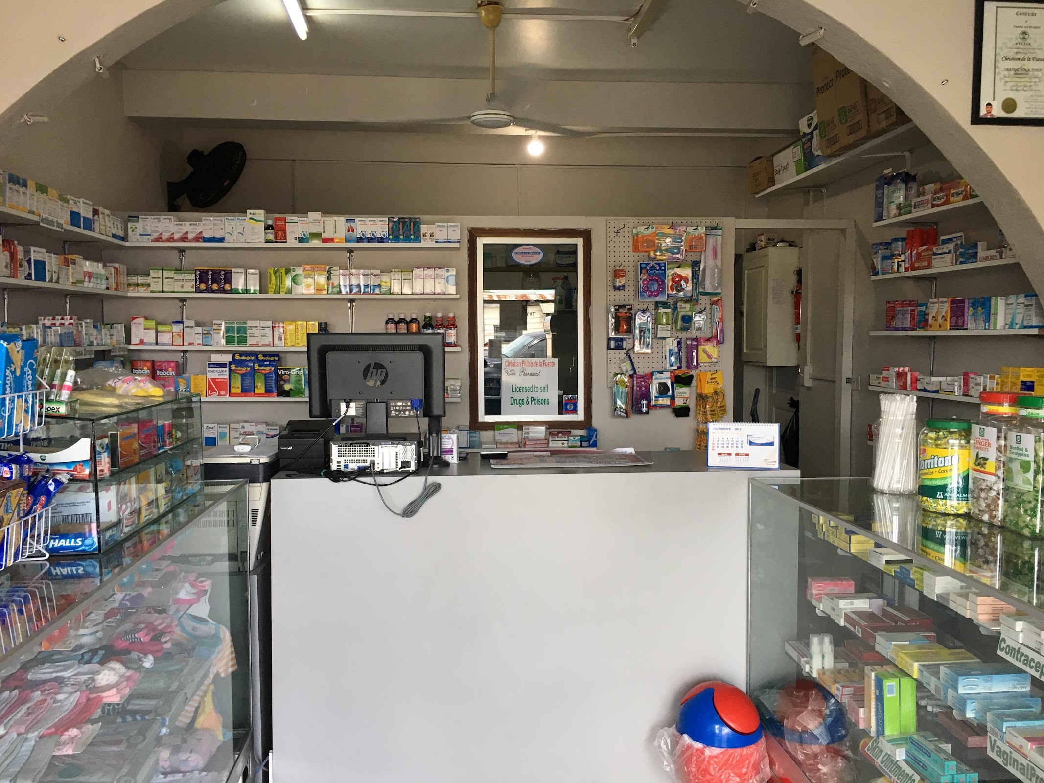 De La Fuente’s Pharmacy - Holy Trinity photo 2