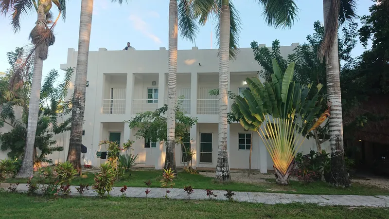 Charlys Hotel