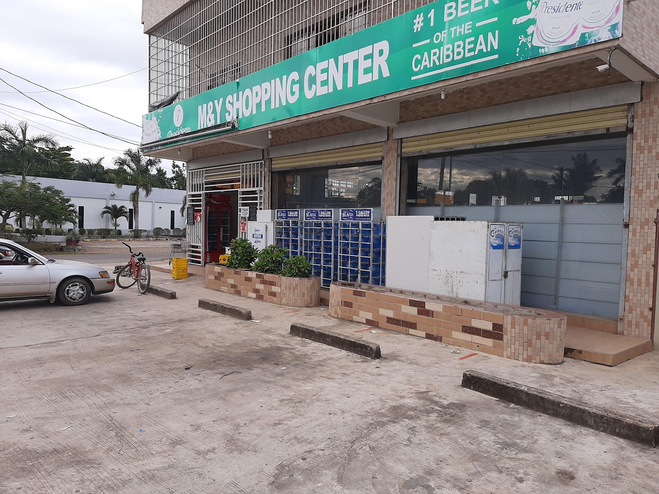 M & Y Supermarket