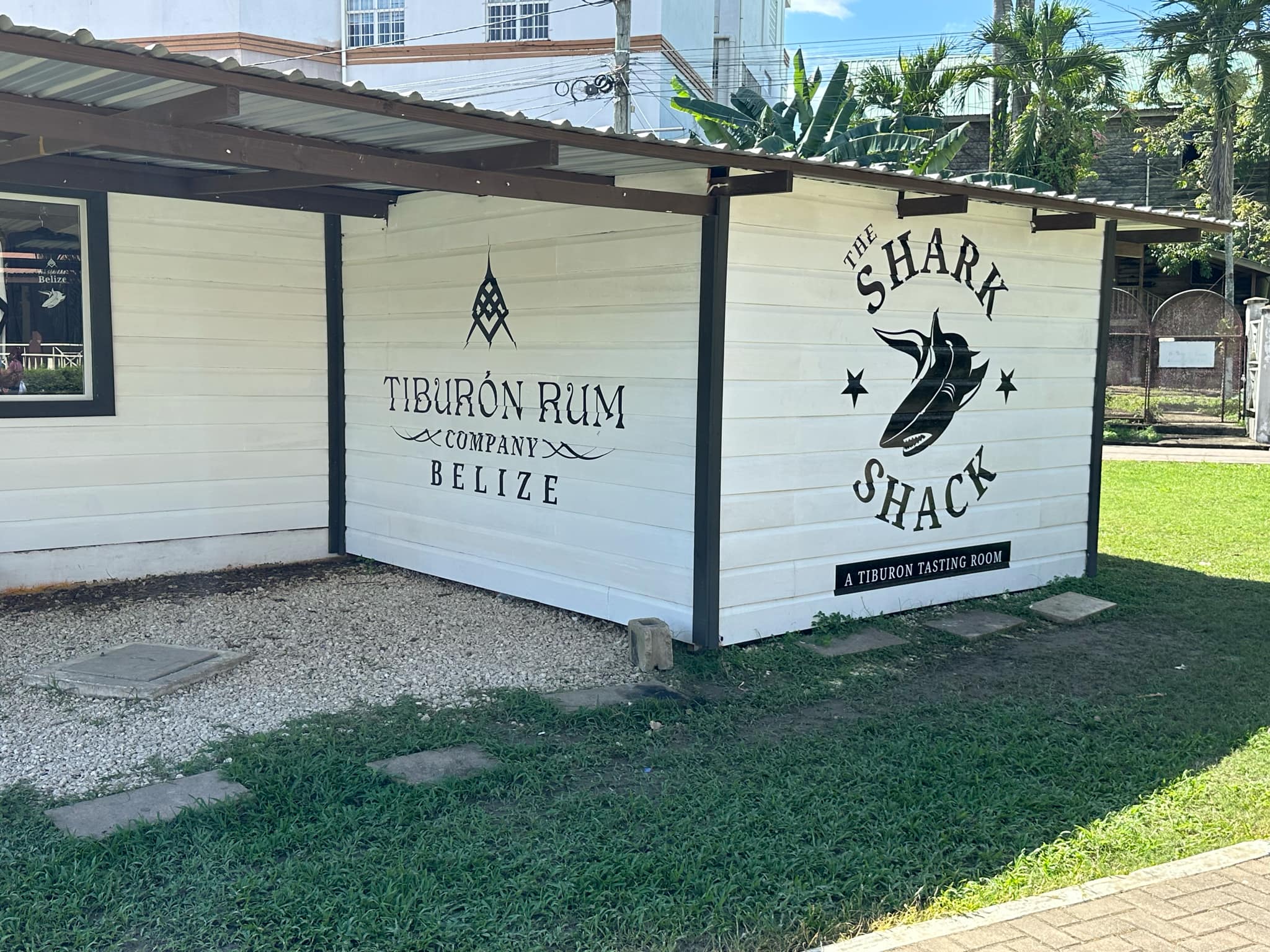Tiburon Rum Cayó Tasting Room photo 2