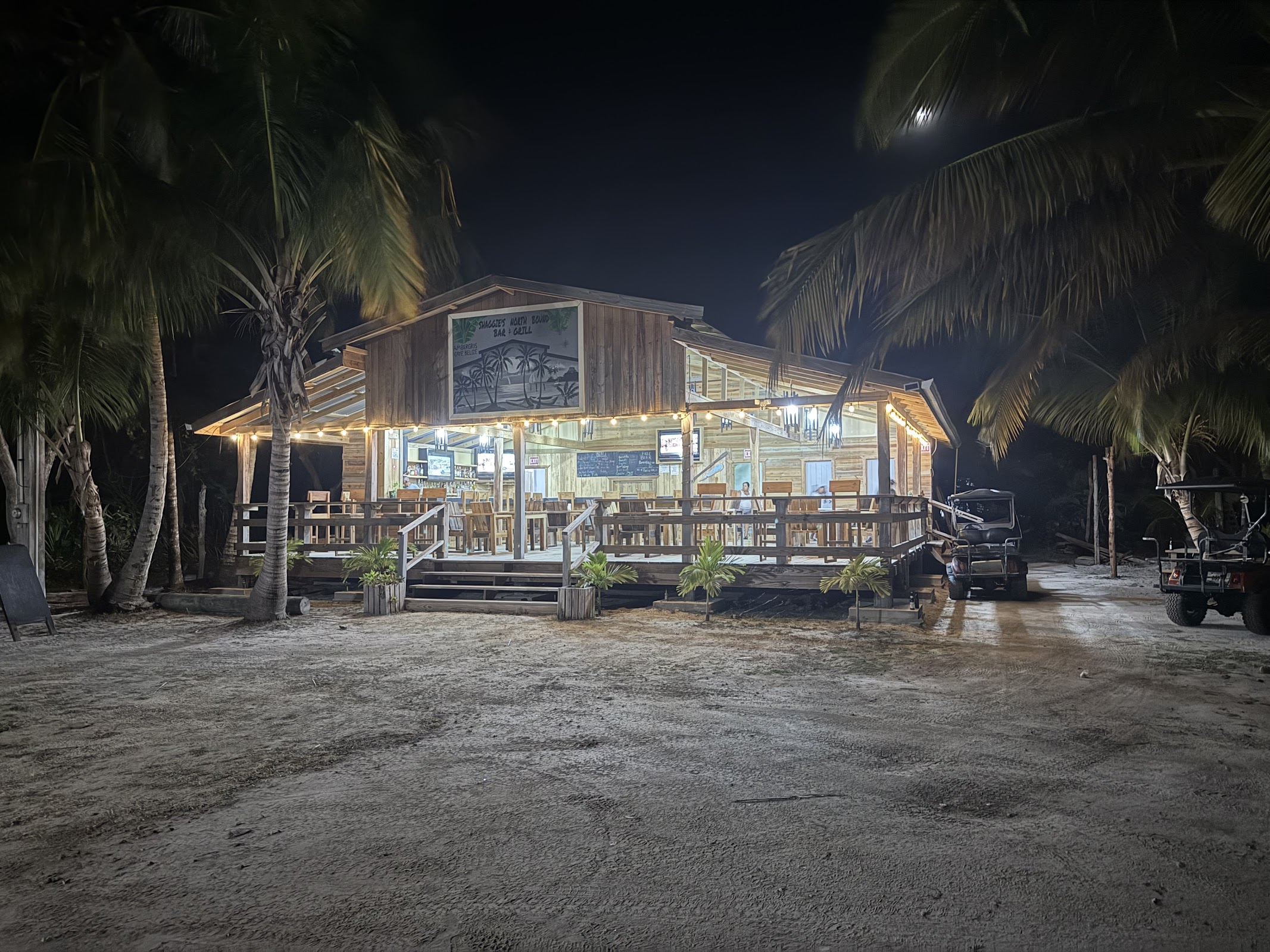 Shaggies bar and grill photo 2