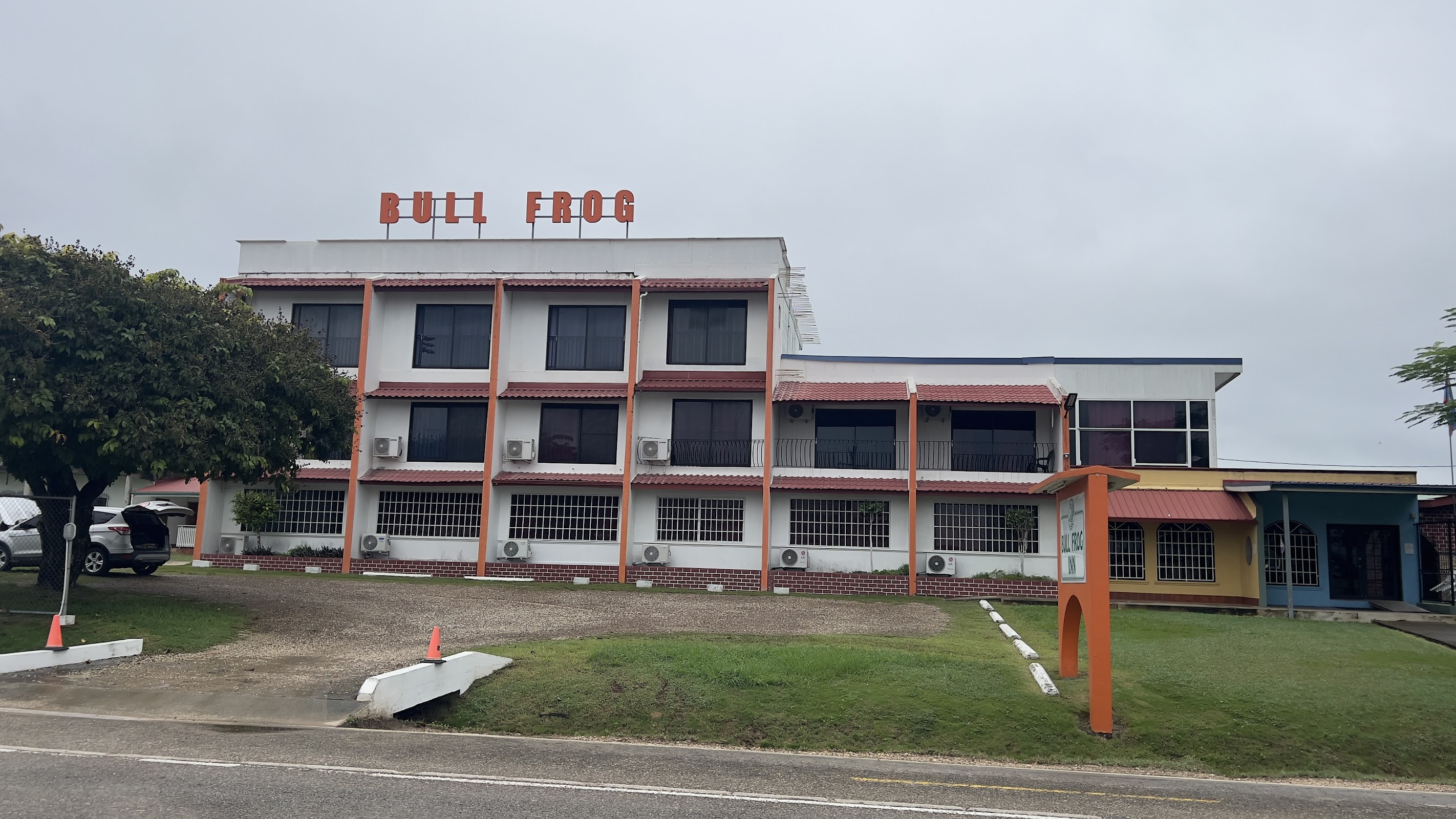 Bull Frog Inn, Hotel and Restaurant photo 3
