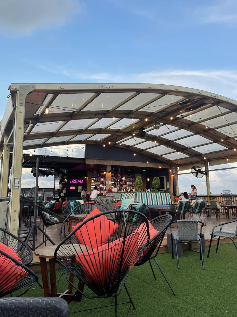 Sunset Lounge