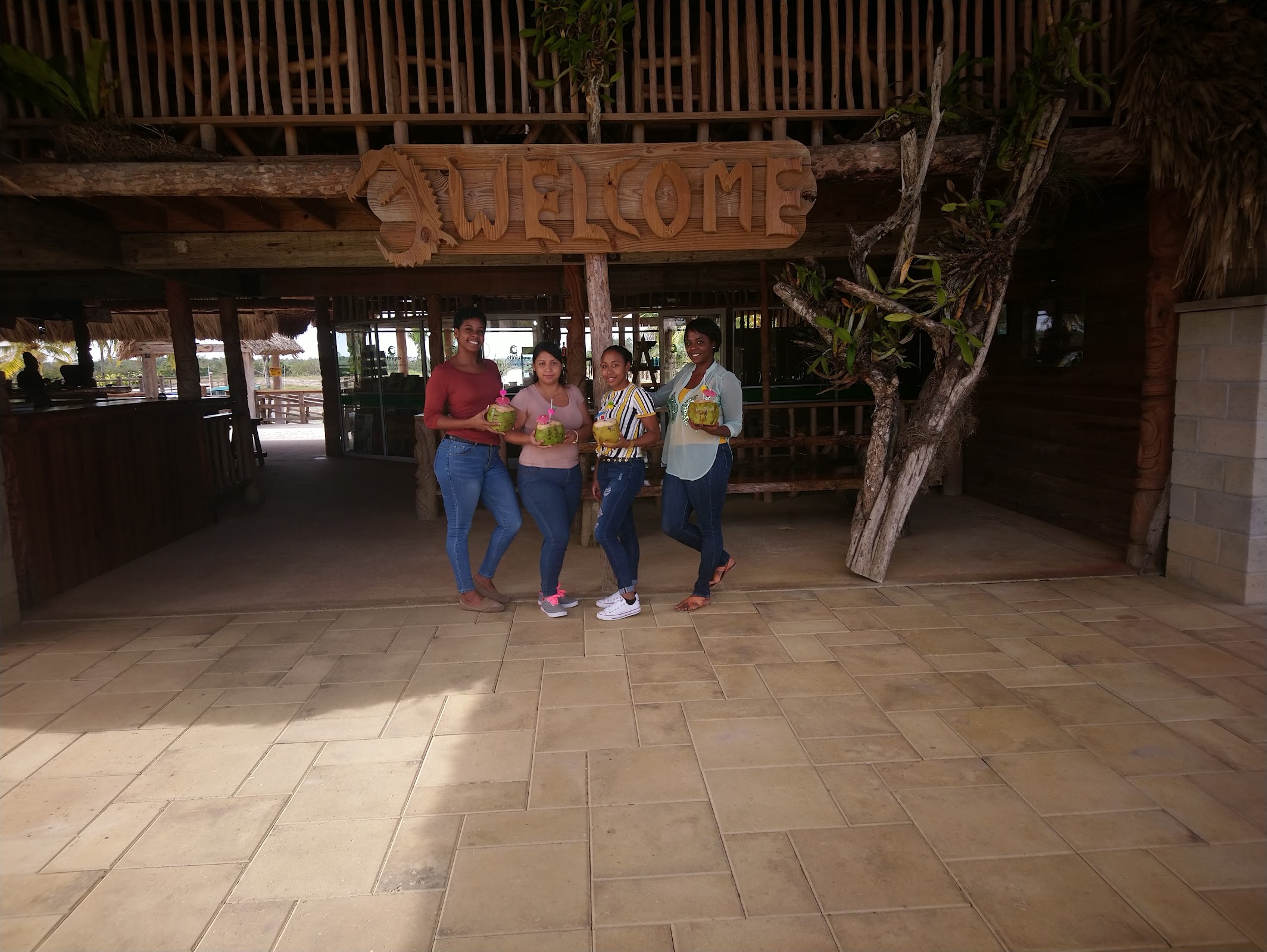 Ayinha photo 4