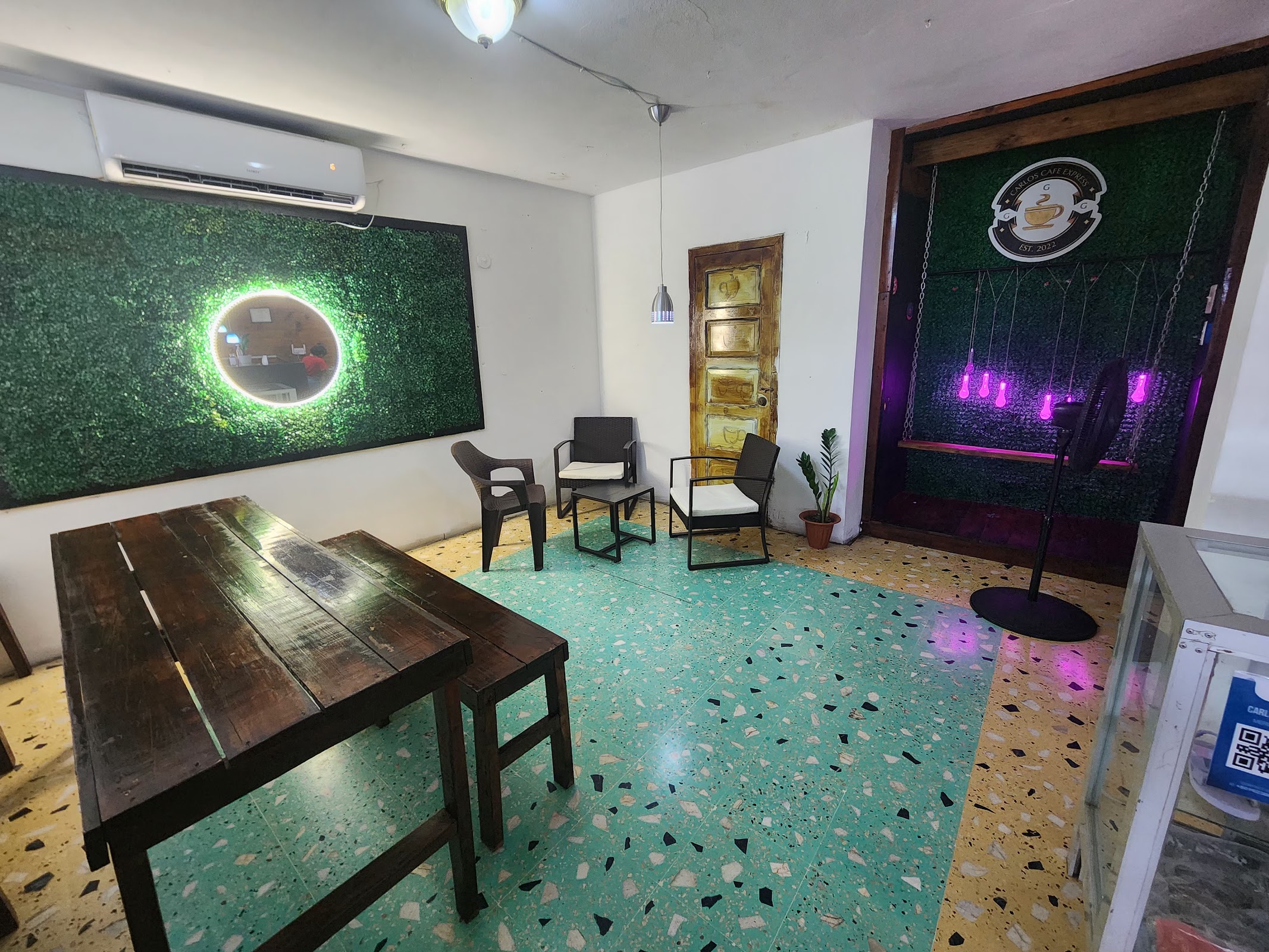 Carlos Cafe Express photo 4