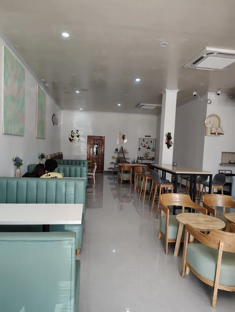 May's Cafe photo 3