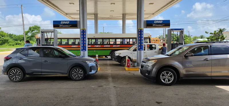 UNO SERVICE STATION photo 3
