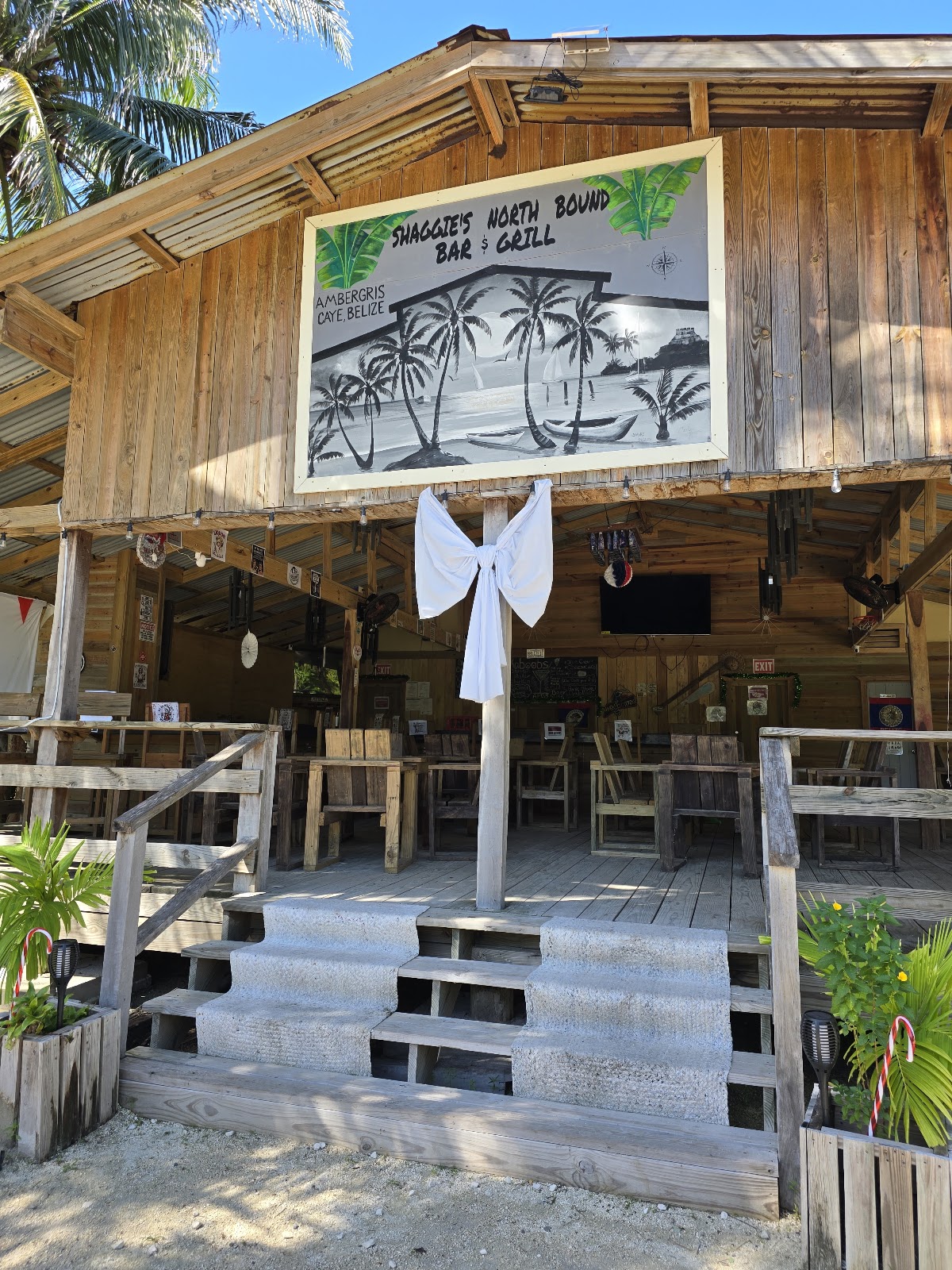 Shaggy's Hideaway bar and grill