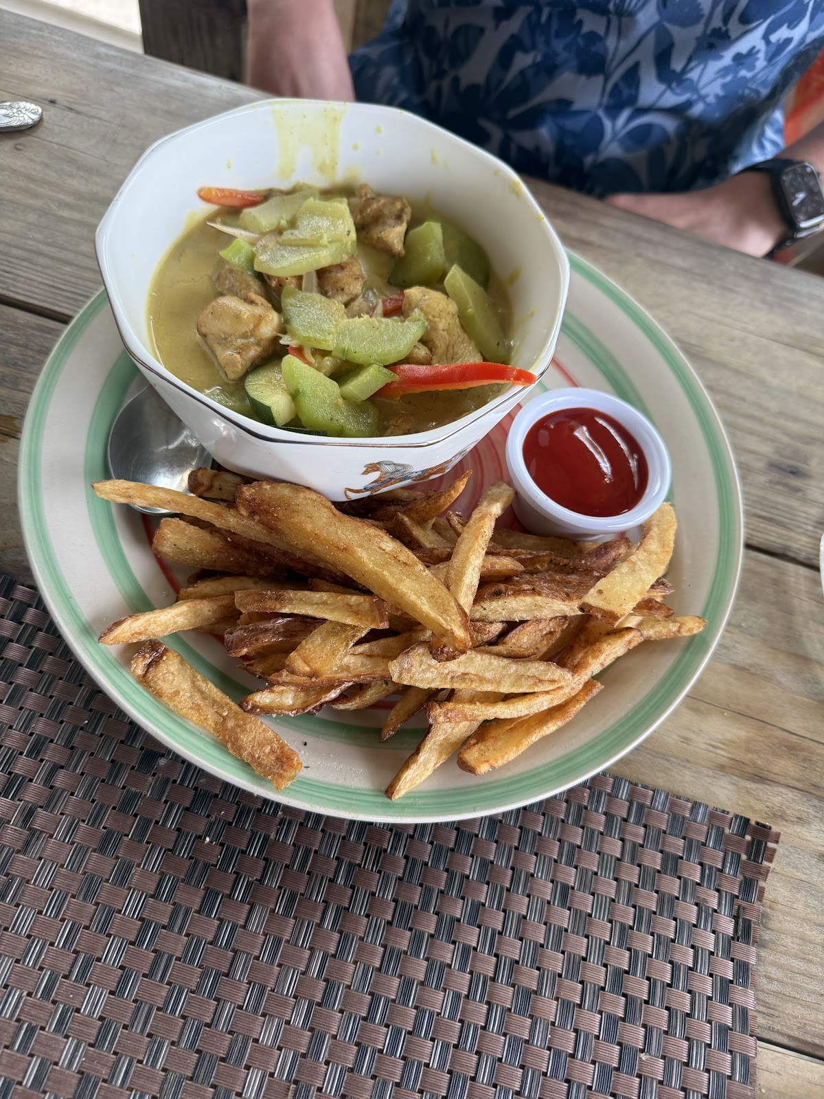 Shaggy's Hideaway bar and grill photo 8