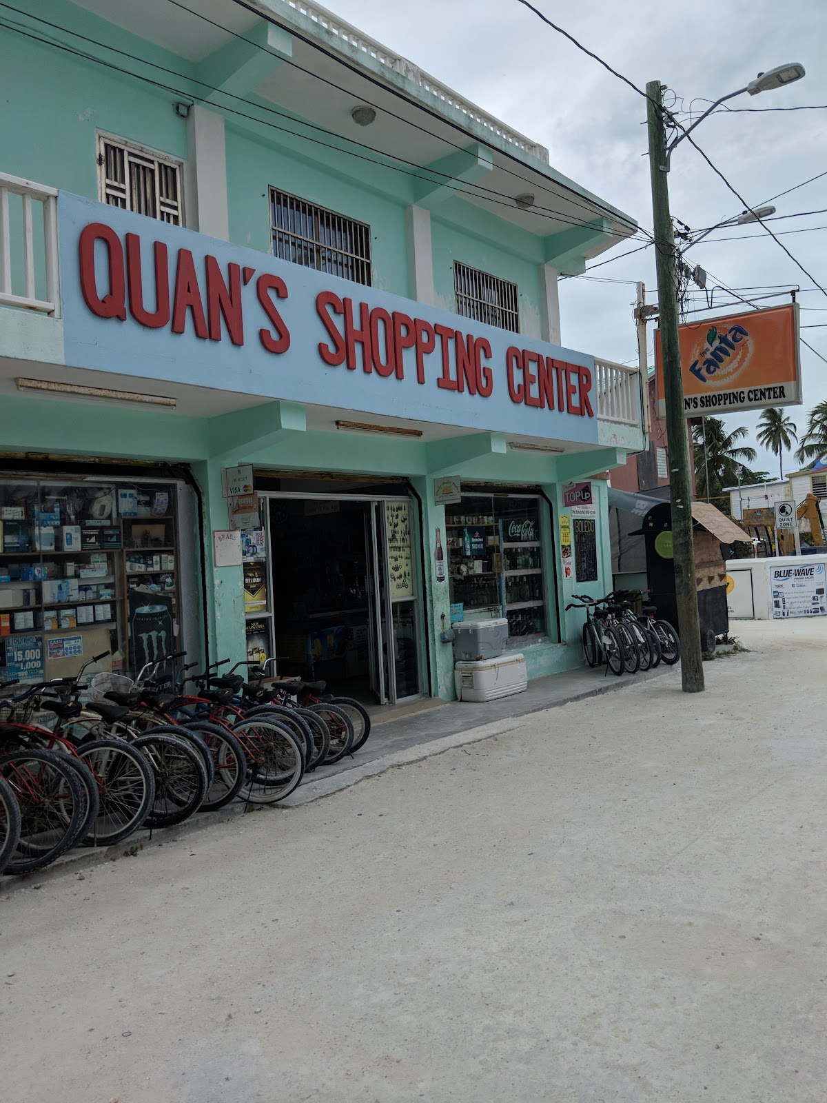 Quan's Shopping Center
