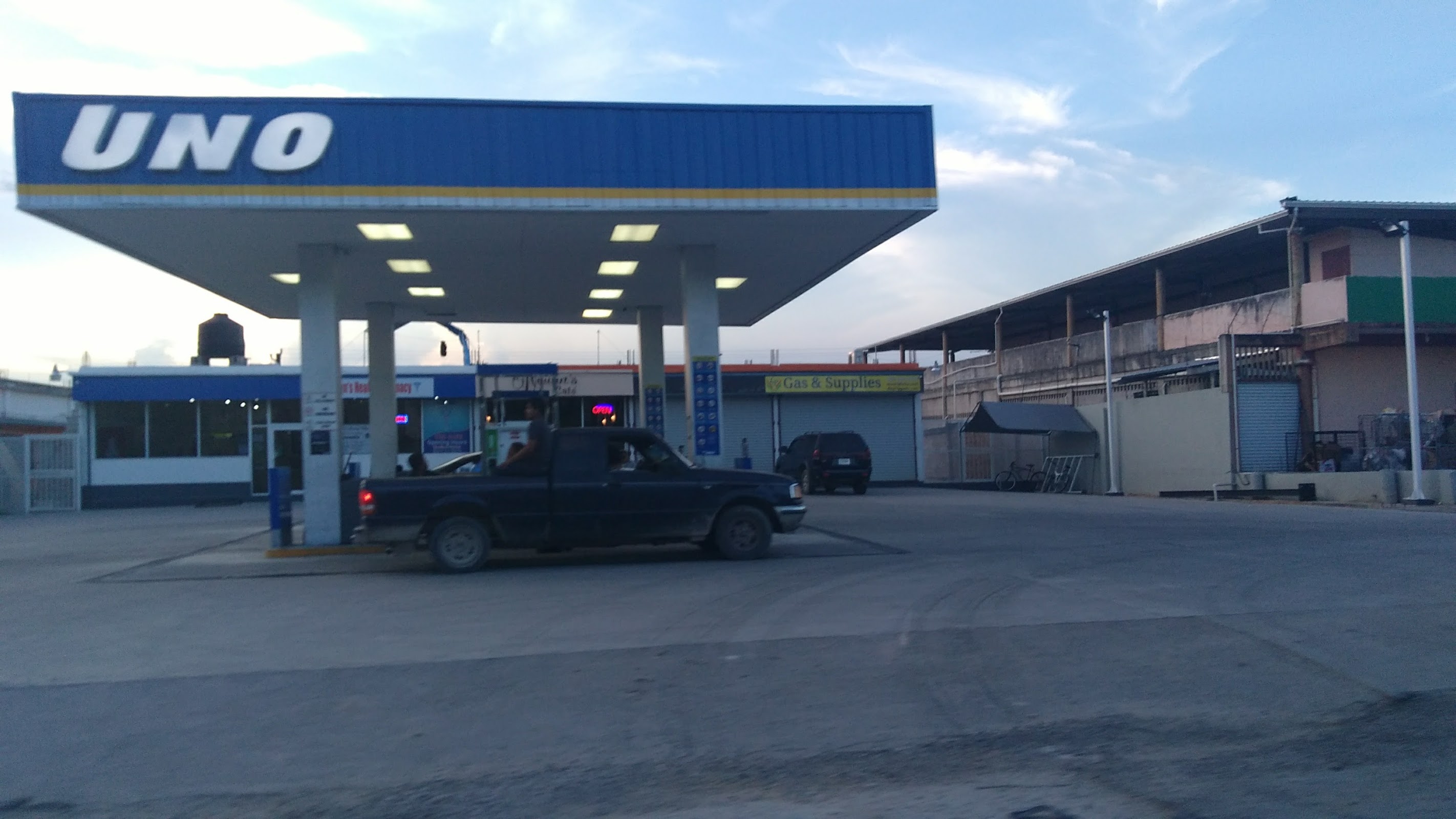 UNO Fuel Station photo 4