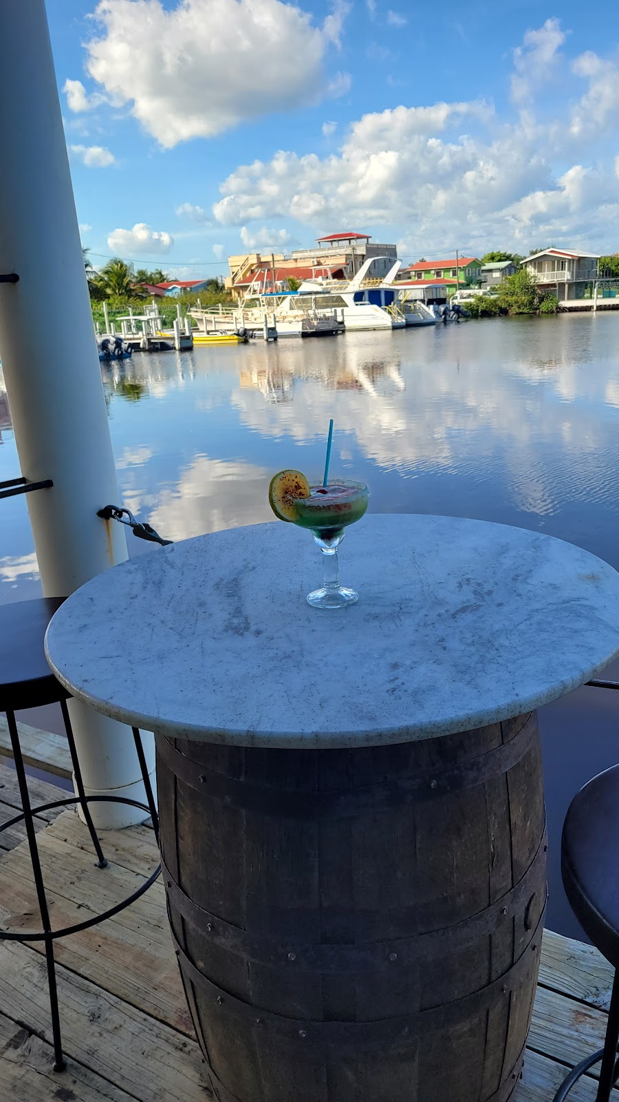 MoBay Restaurant and Lounge