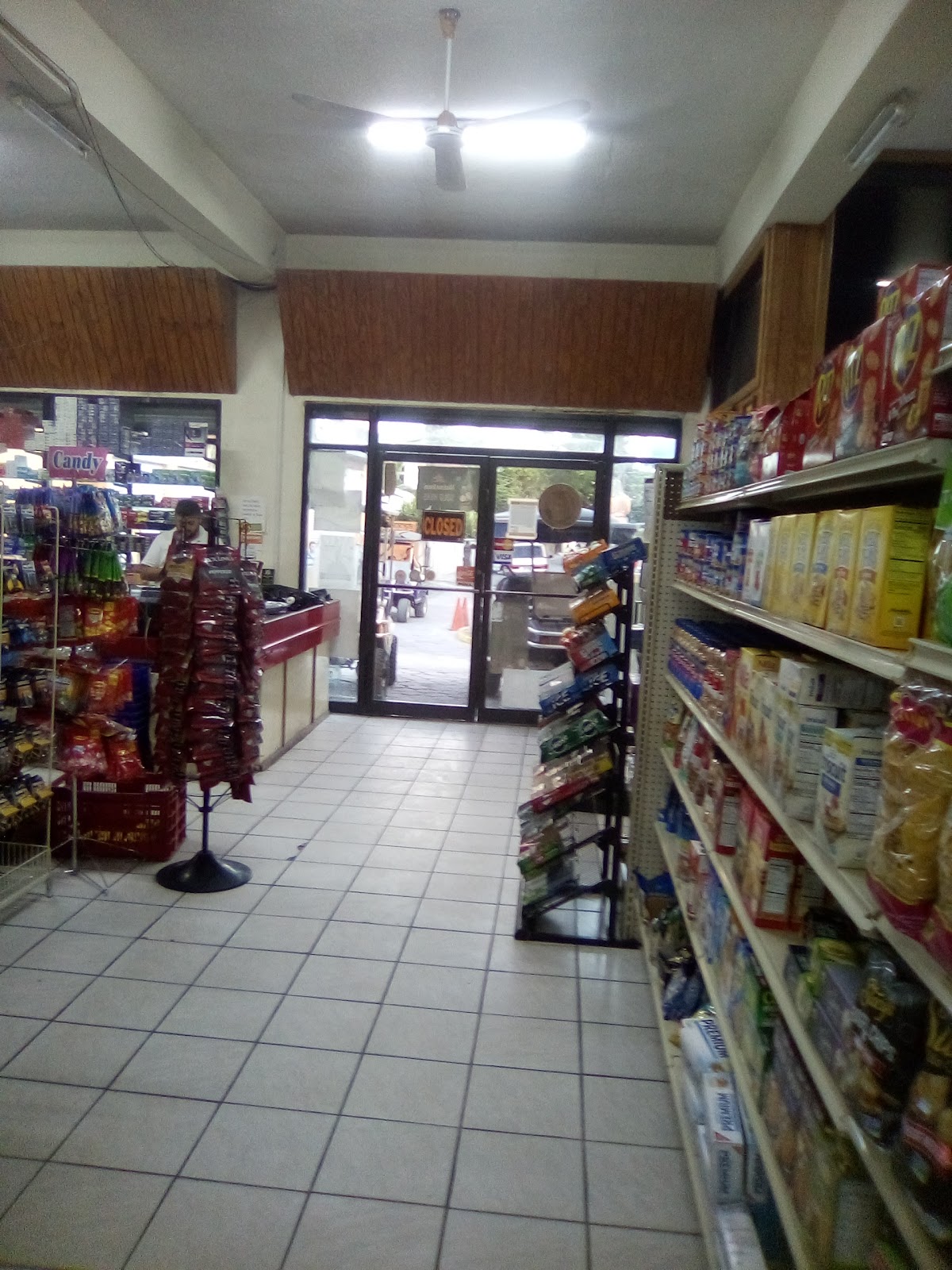Caye Mart photo 6