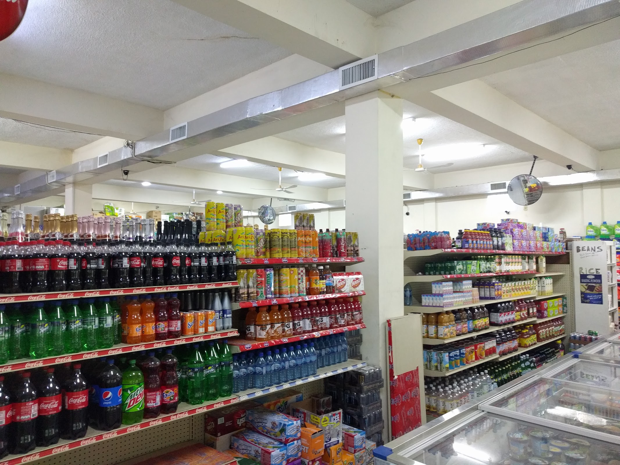 Caye Mart photo 2