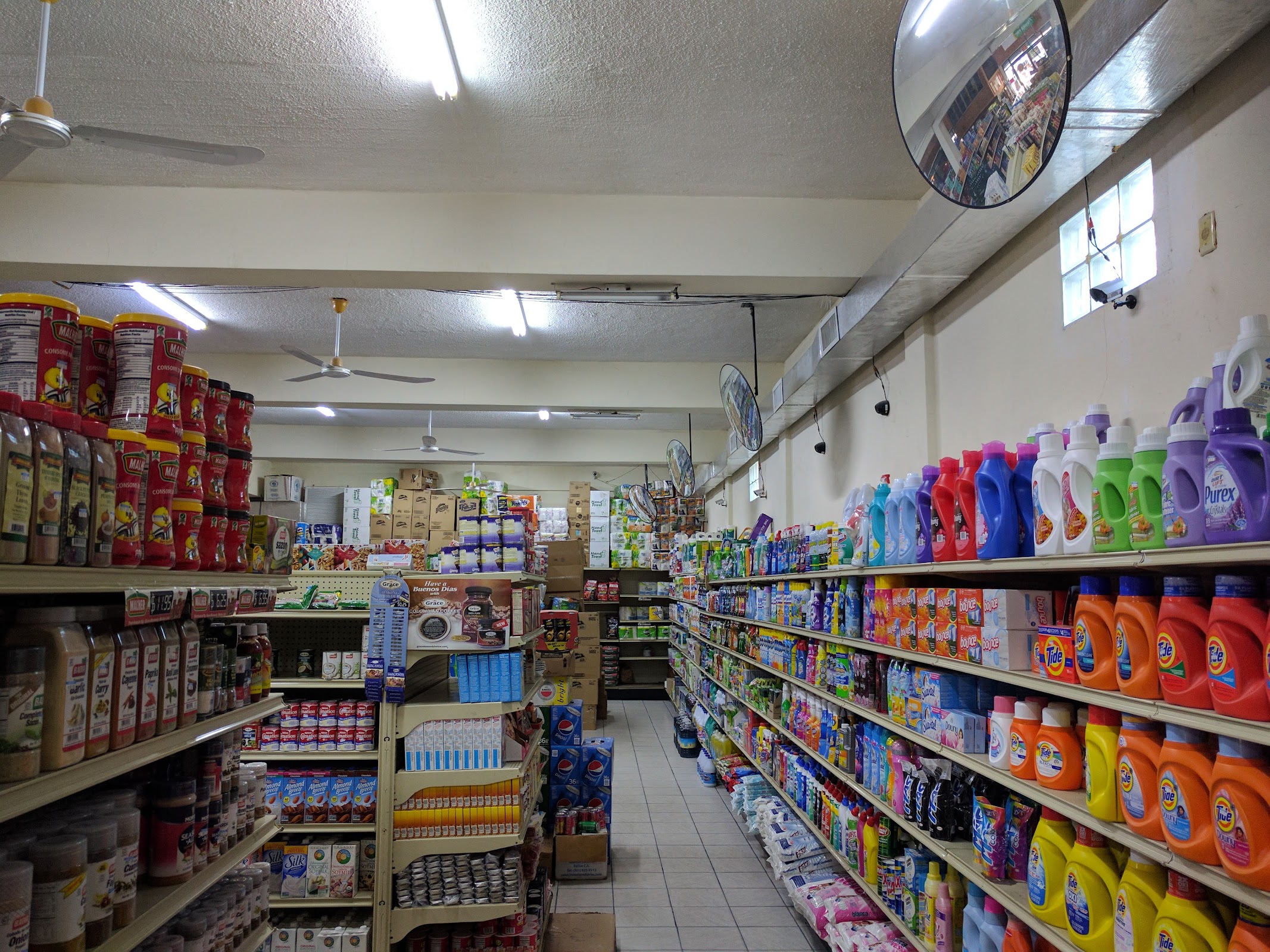 Caye Mart photo 5