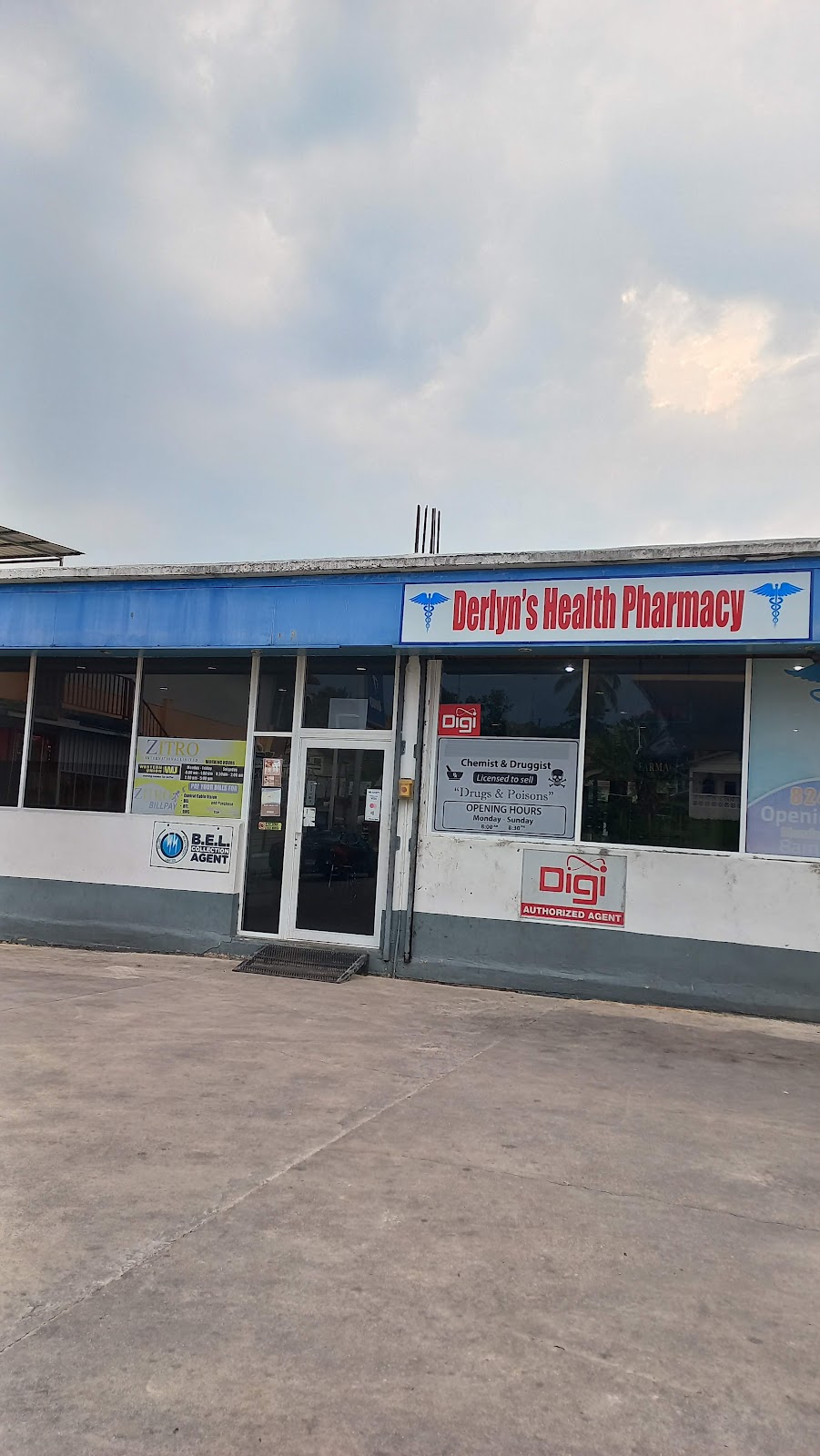 Derlyn's Health Pharmacy photo 3