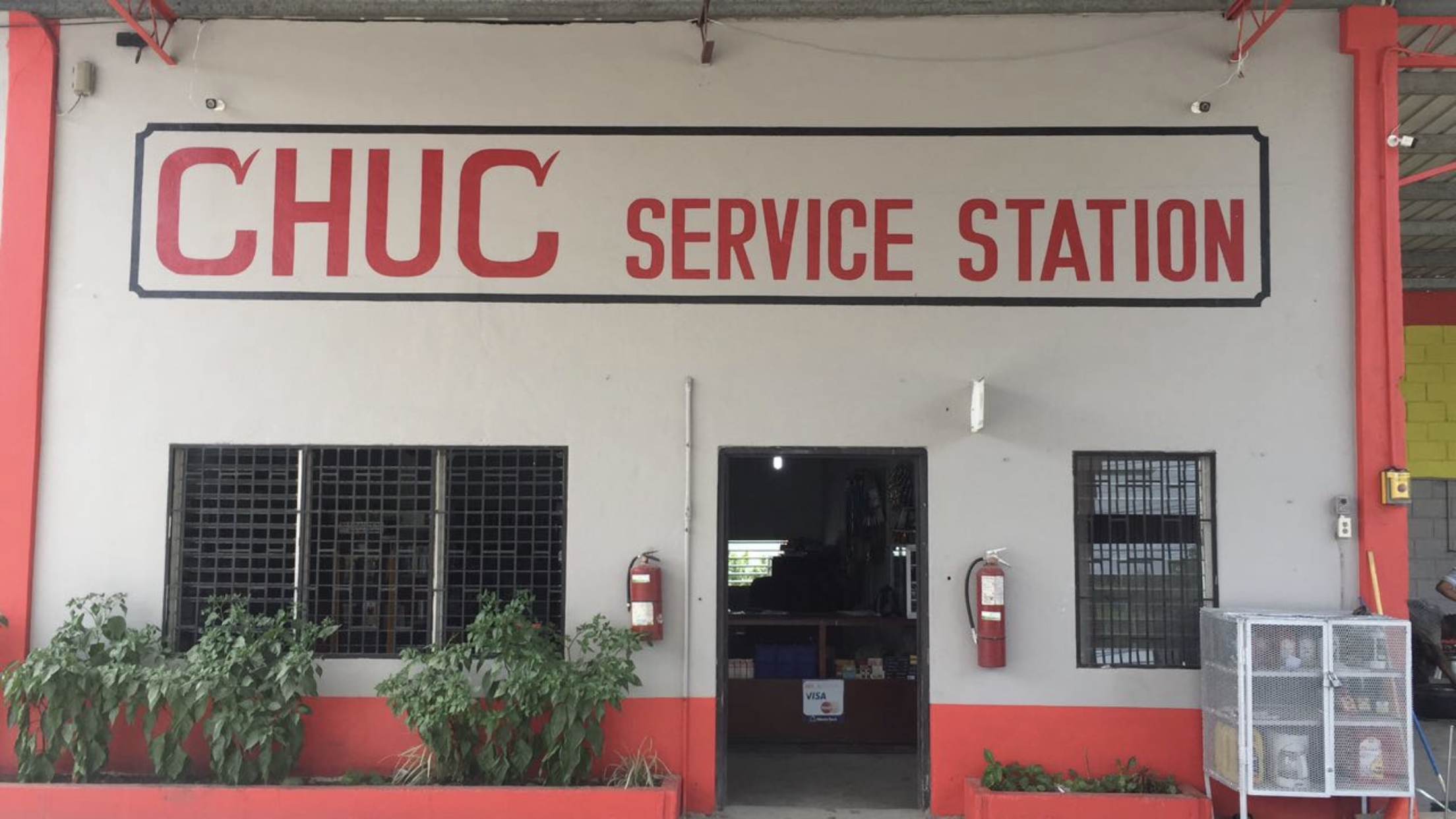 Chuc's Service Station