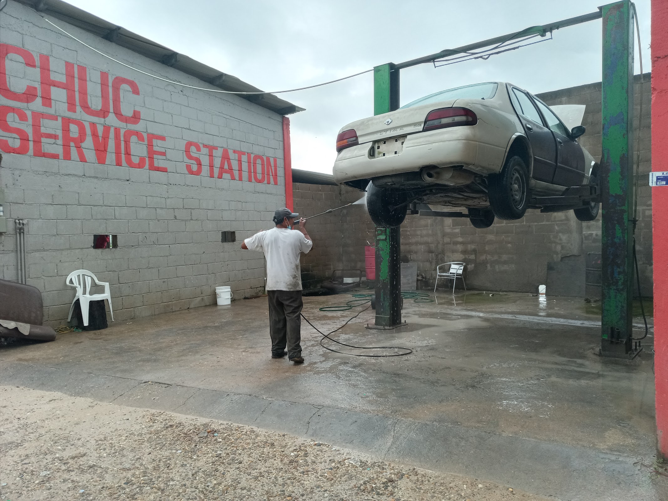 Chuc's Service Station photo 6