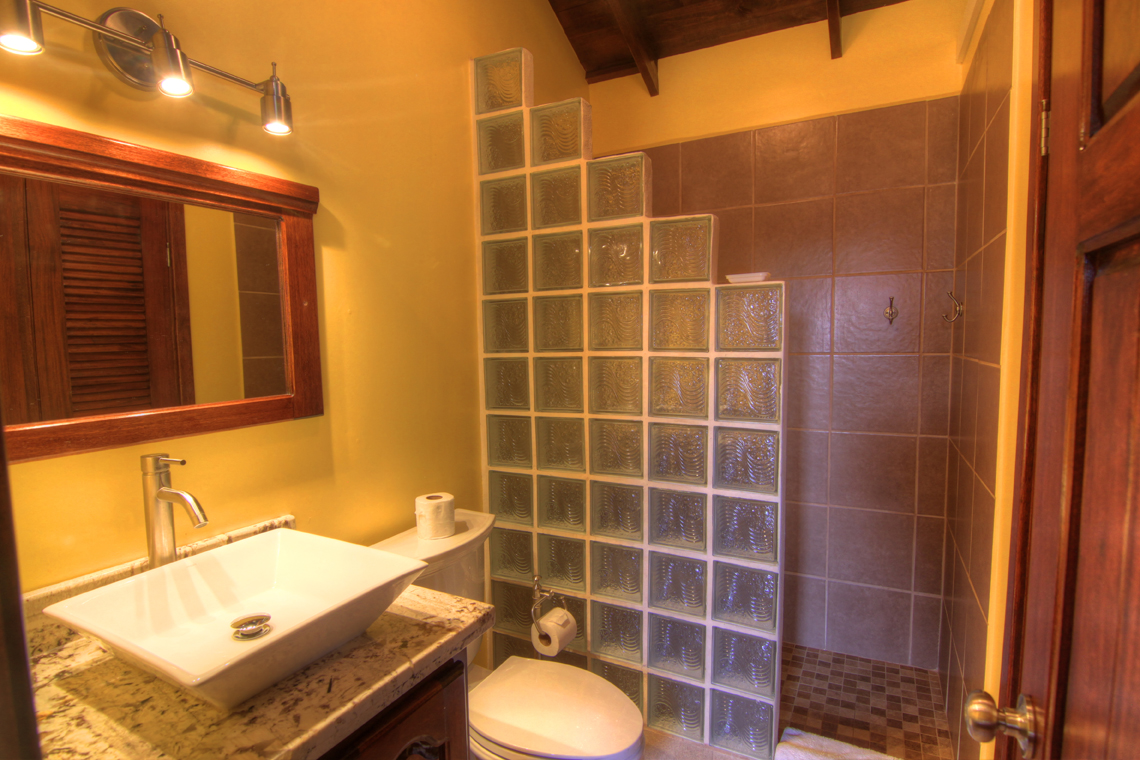 The White Horse Inn - Hopkins Village/Beach photo 3