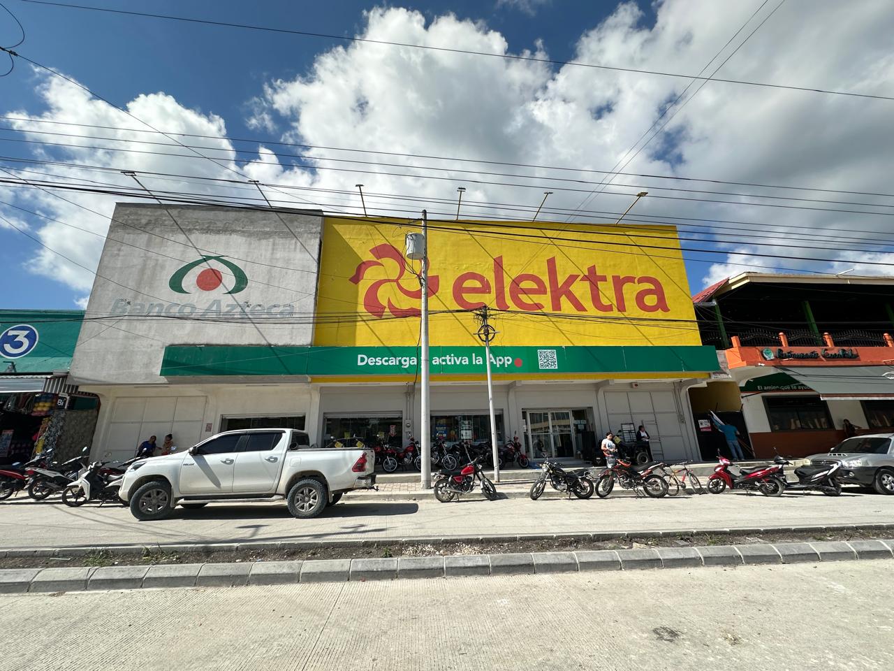 Banco Azteca photo 3