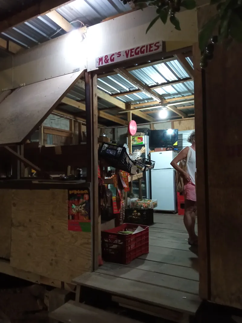 M&G's Fruit and Vegetable Stand