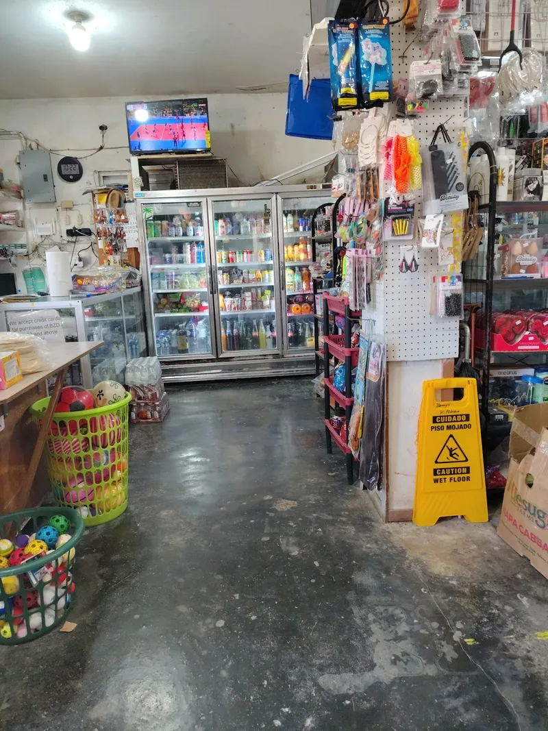 Benny's Store photo 3