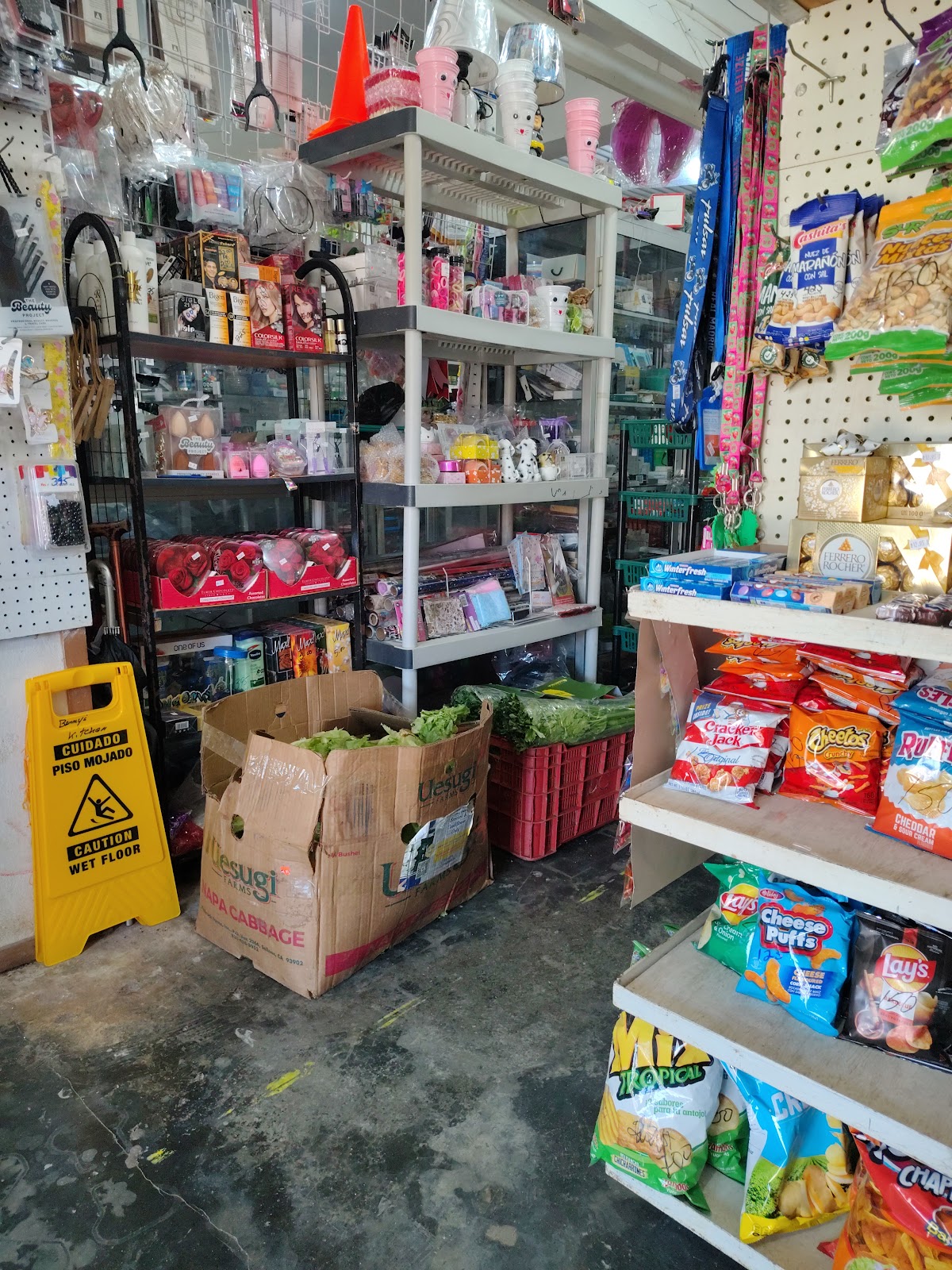 Benny's Store photo 7