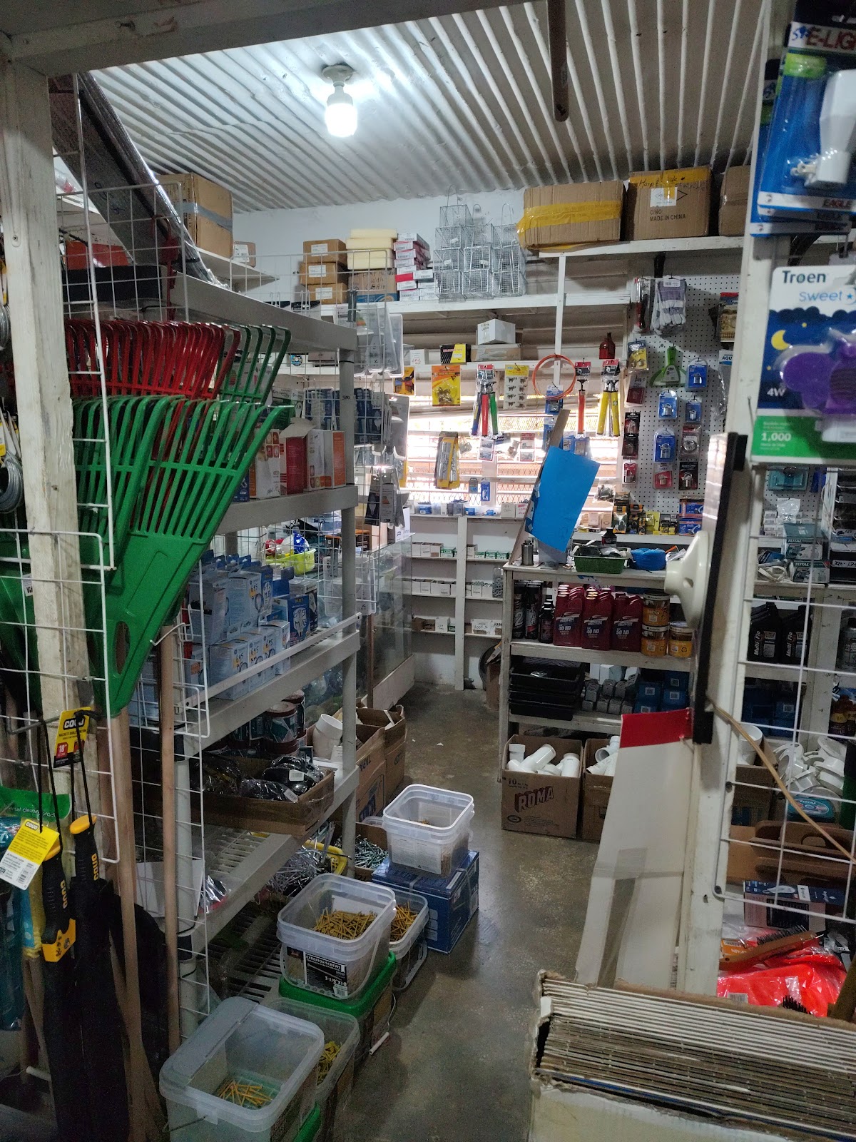 Benny's Store photo 2