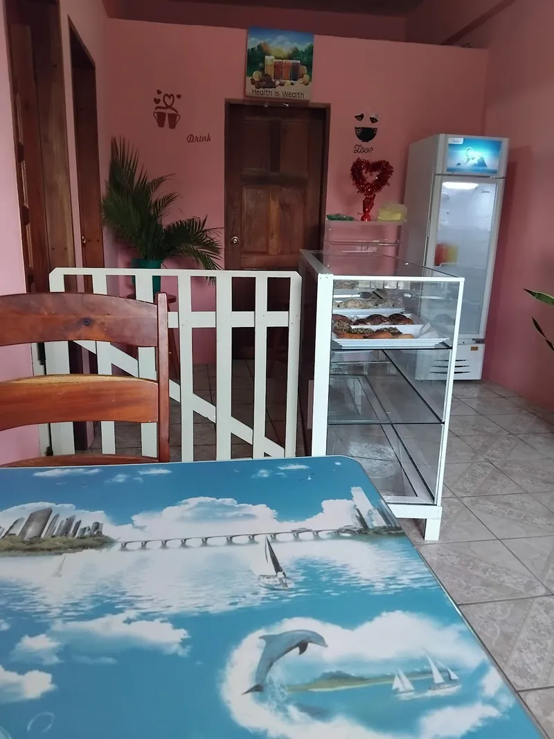 Leo Cafe and Mini Bakery