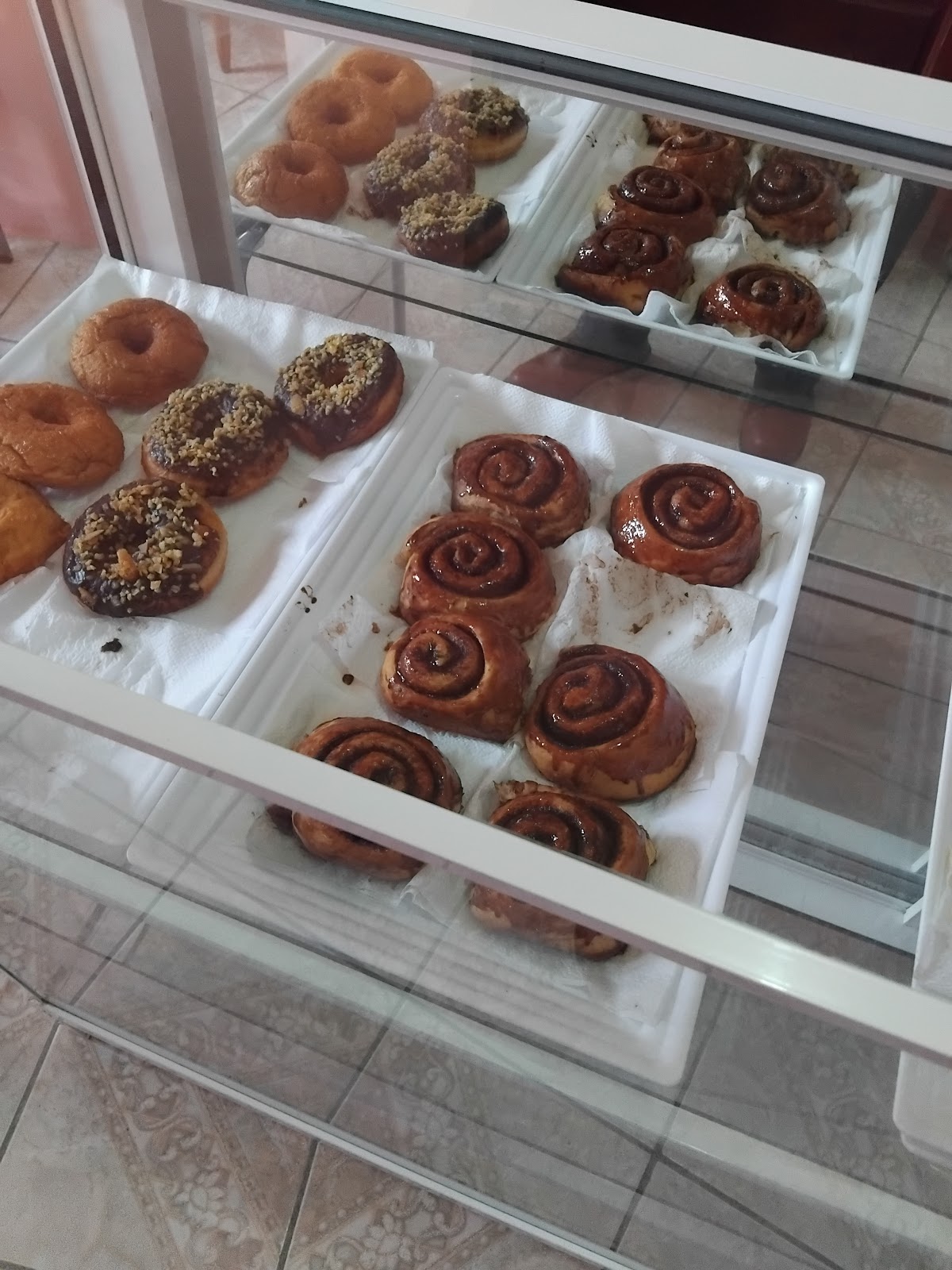 Leo Cafe and Mini Bakery photo 4