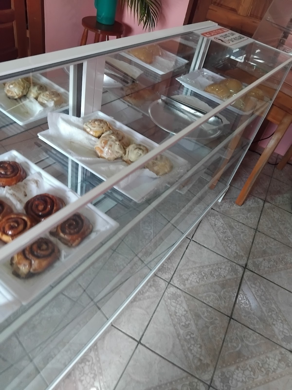 Leo Cafe and Mini Bakery photo 6