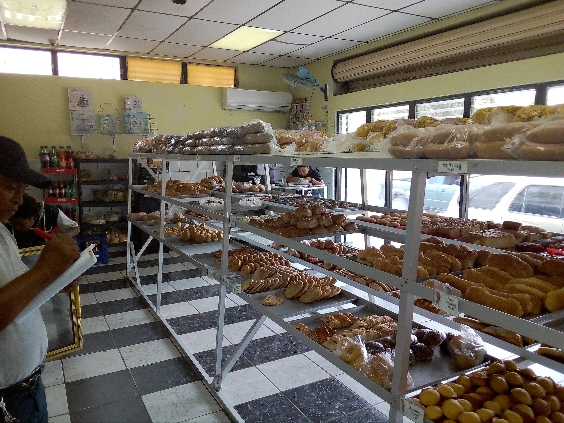 La Popular Bakery photo 4