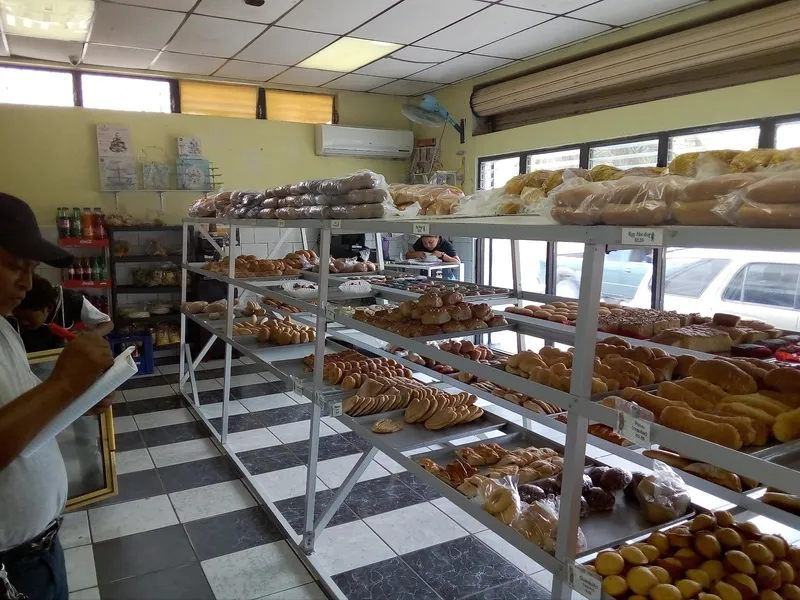 La Popular Bakery photo 4