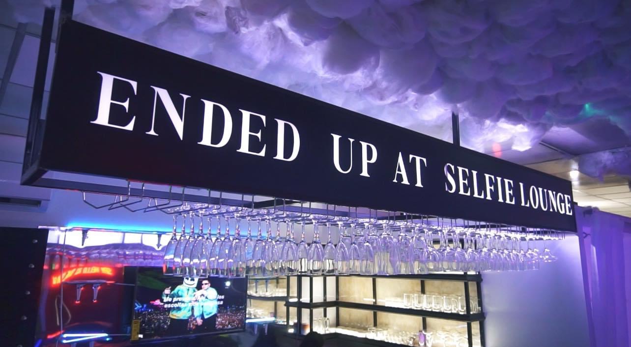 Selfie Lounge