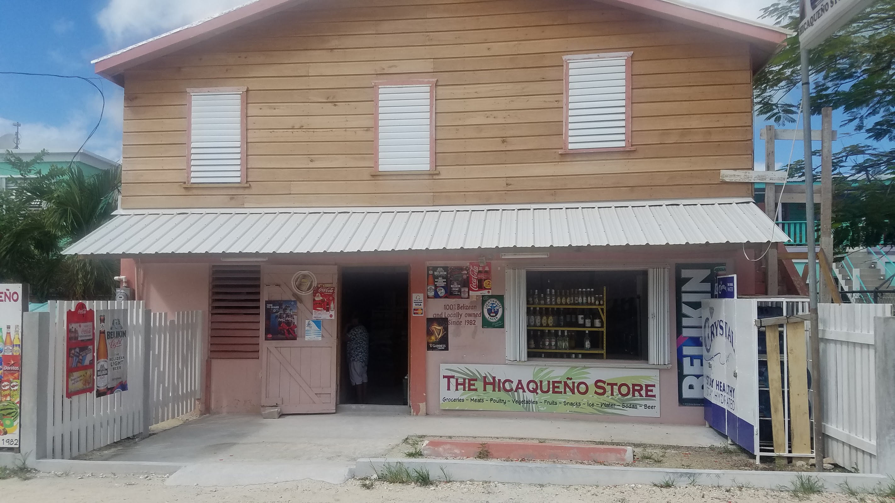 The Hicaqueño Store