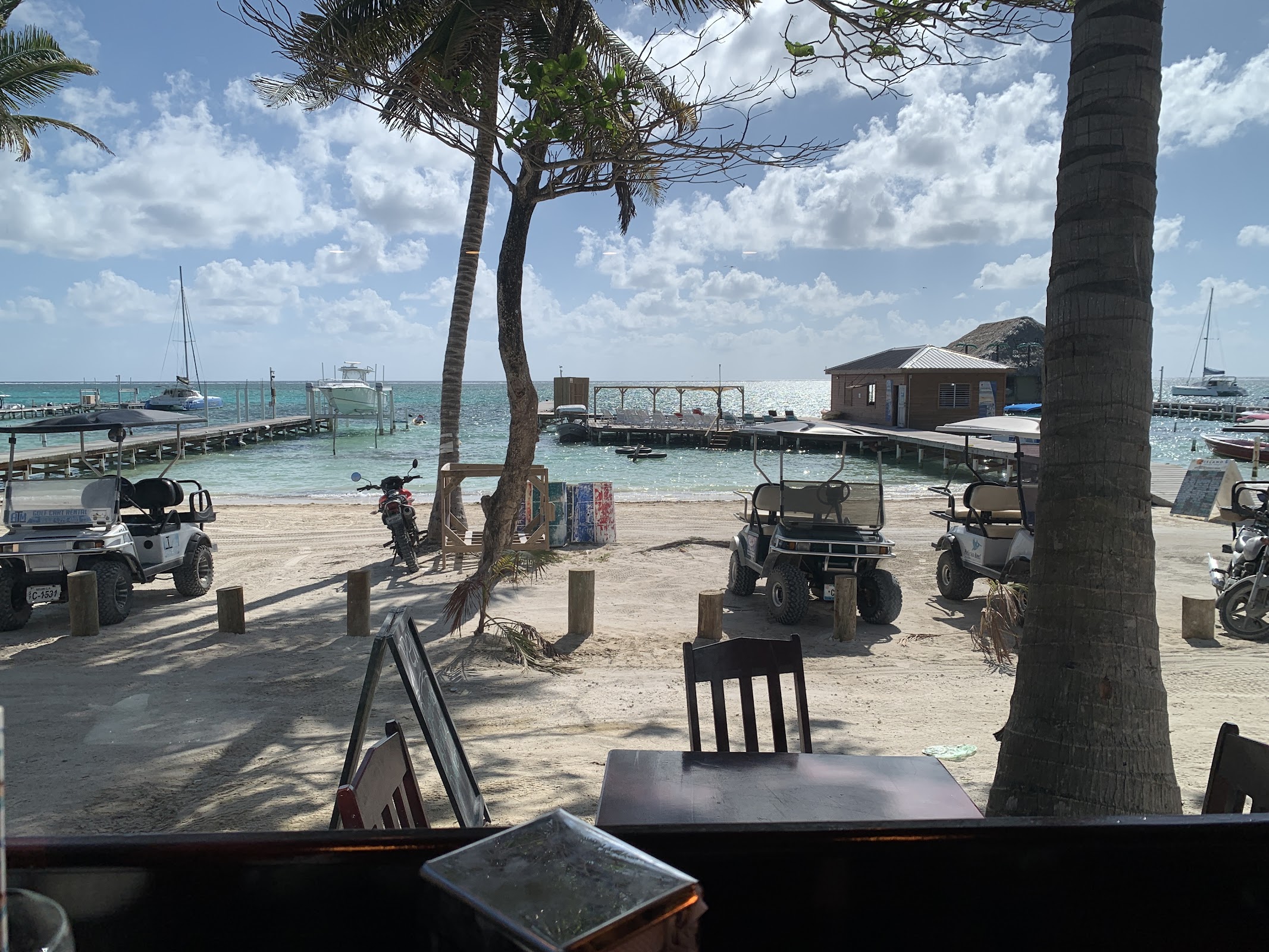NūPalm Island Lounge photo 2