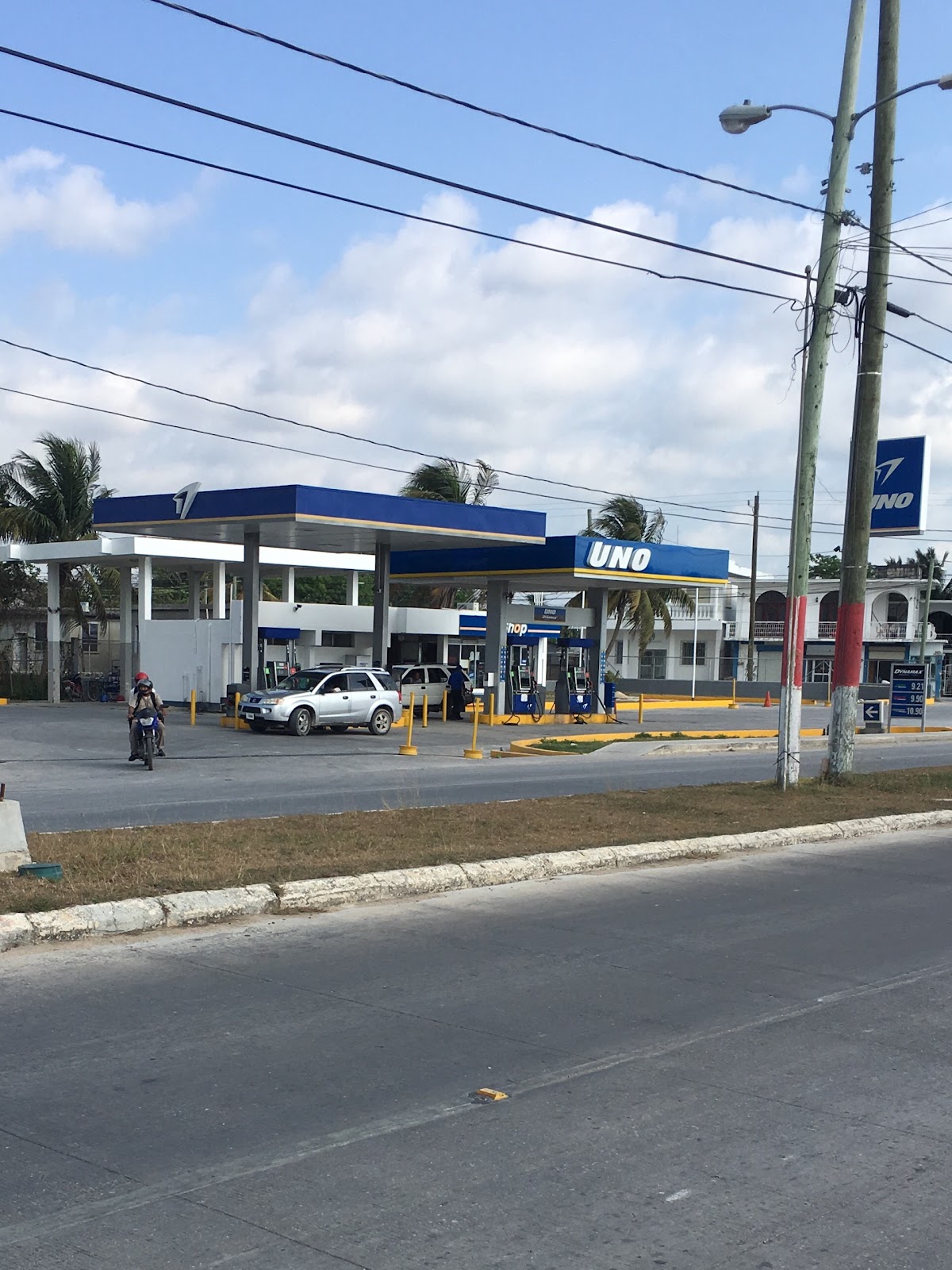 Uno Gas Station photo 6