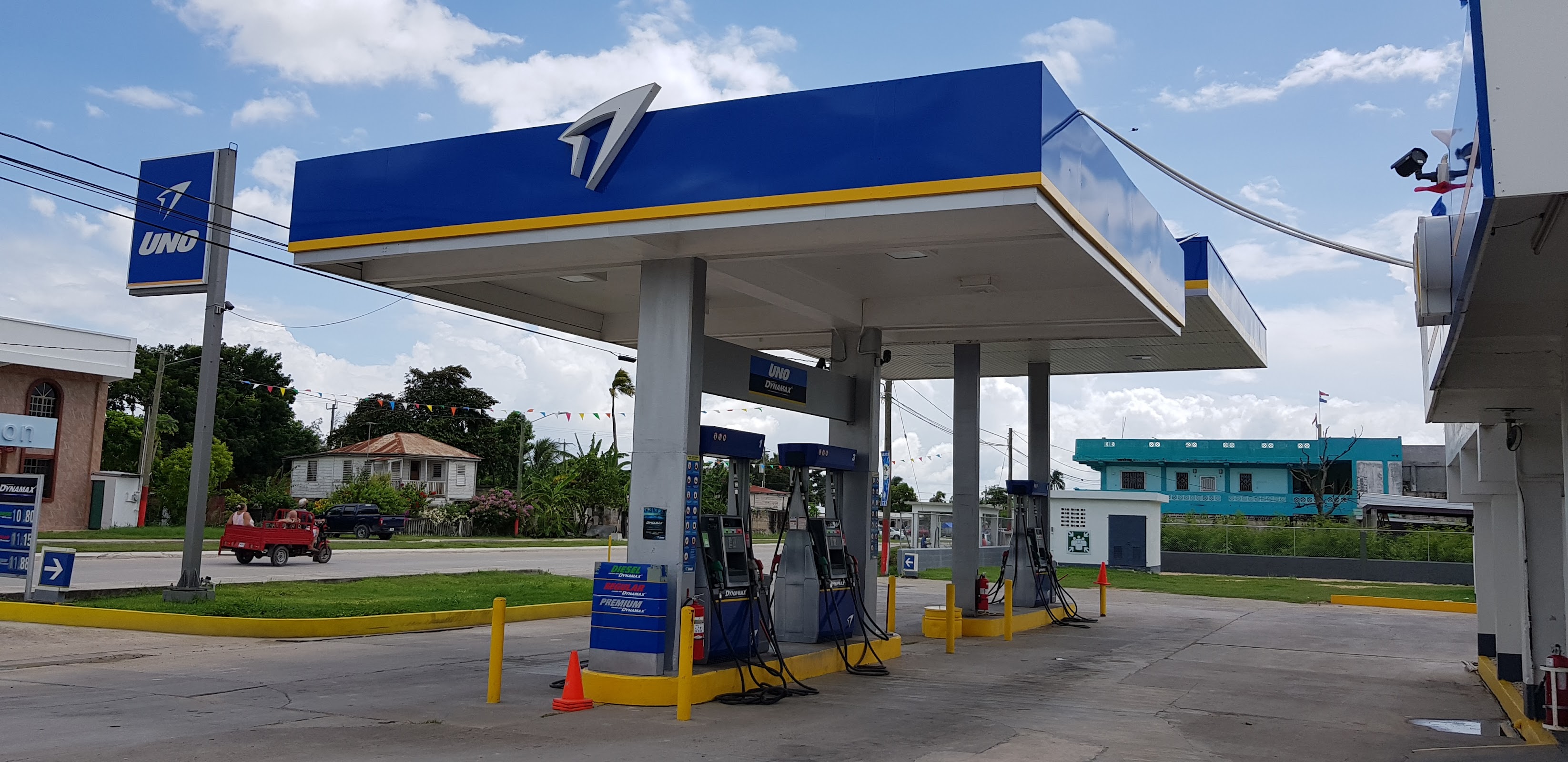 Uno Gas Station photo 5